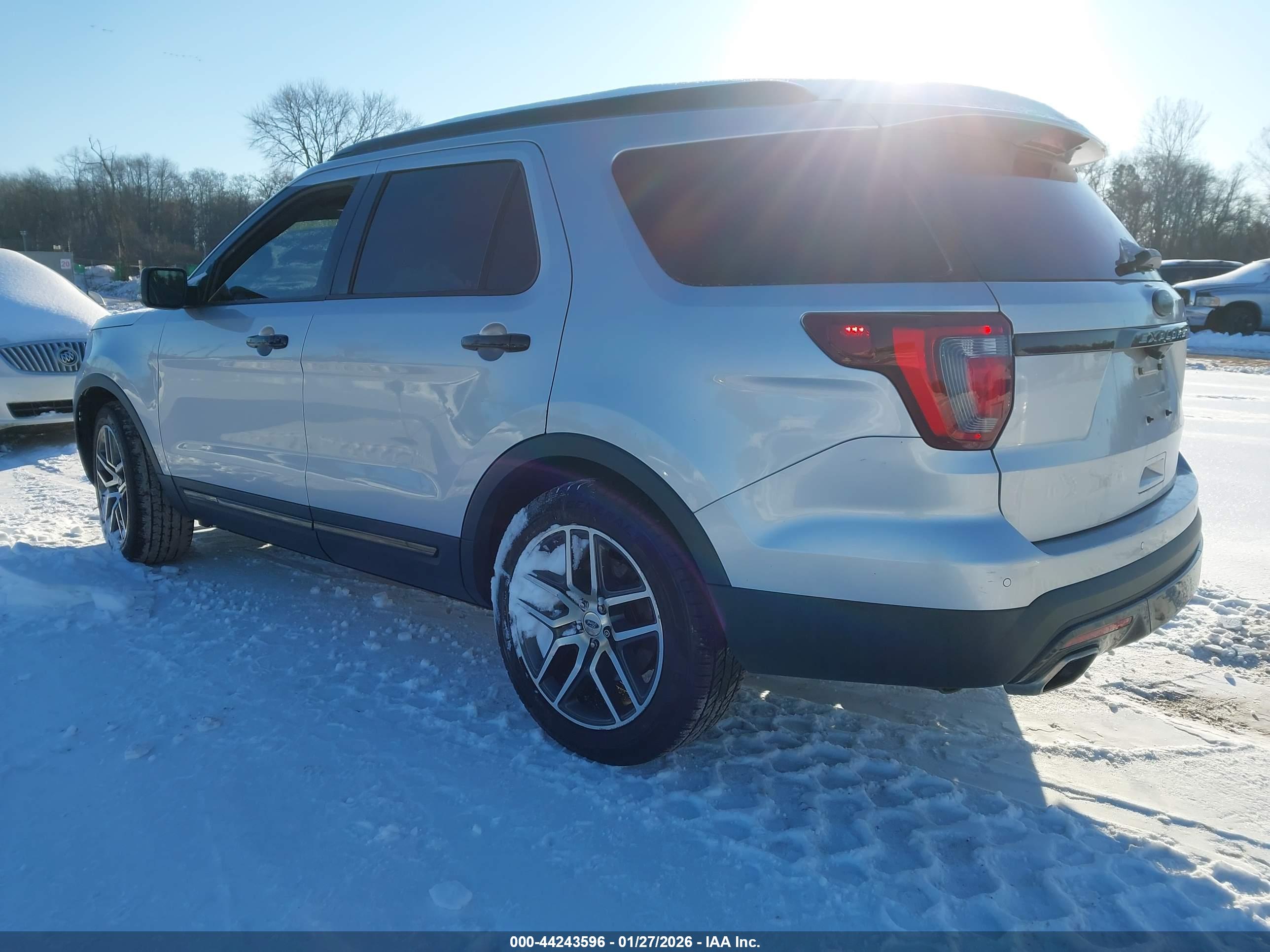 FORD EXPLORER image 3