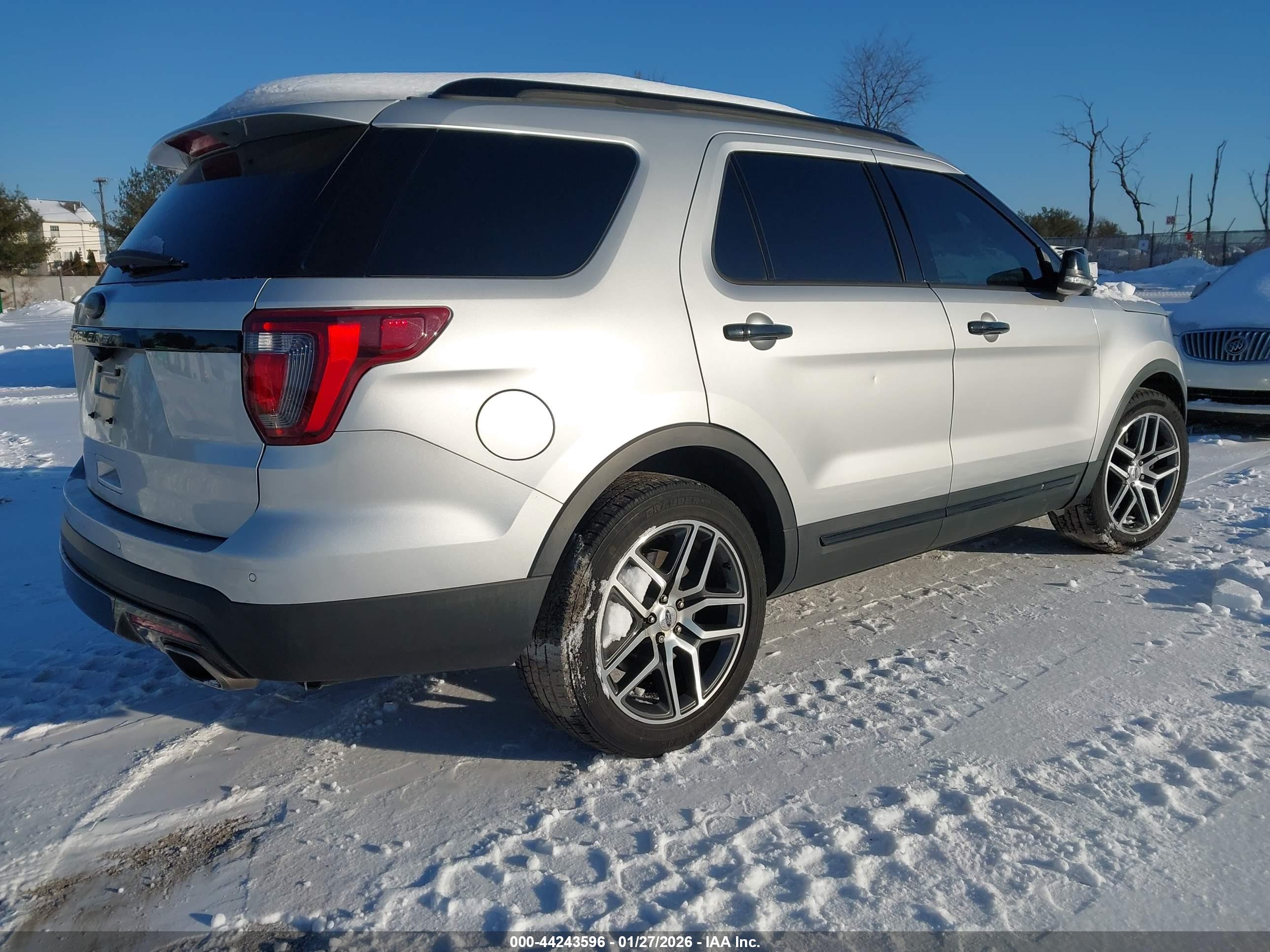 FORD EXPLORER image 4