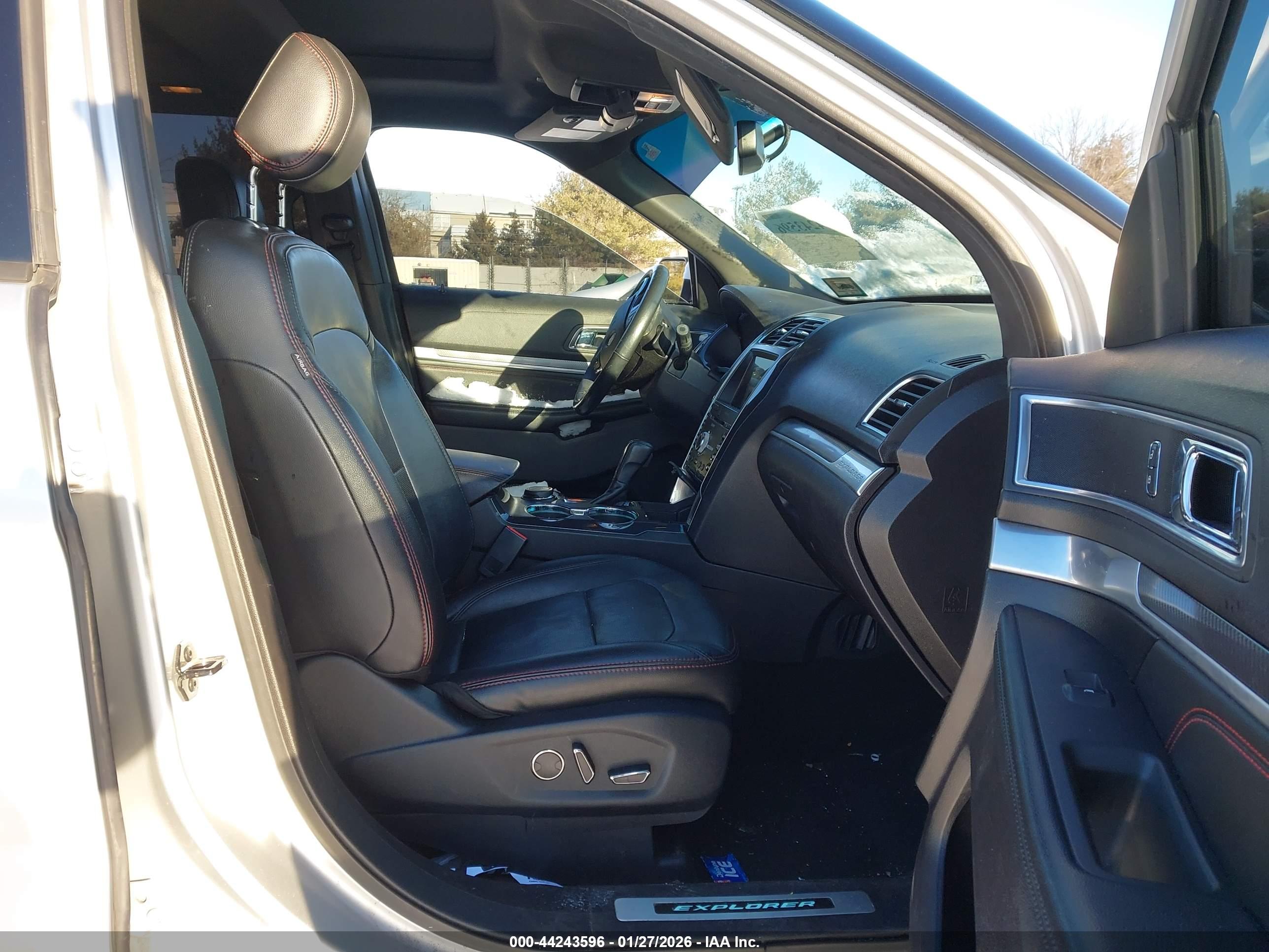 FORD EXPLORER image 5