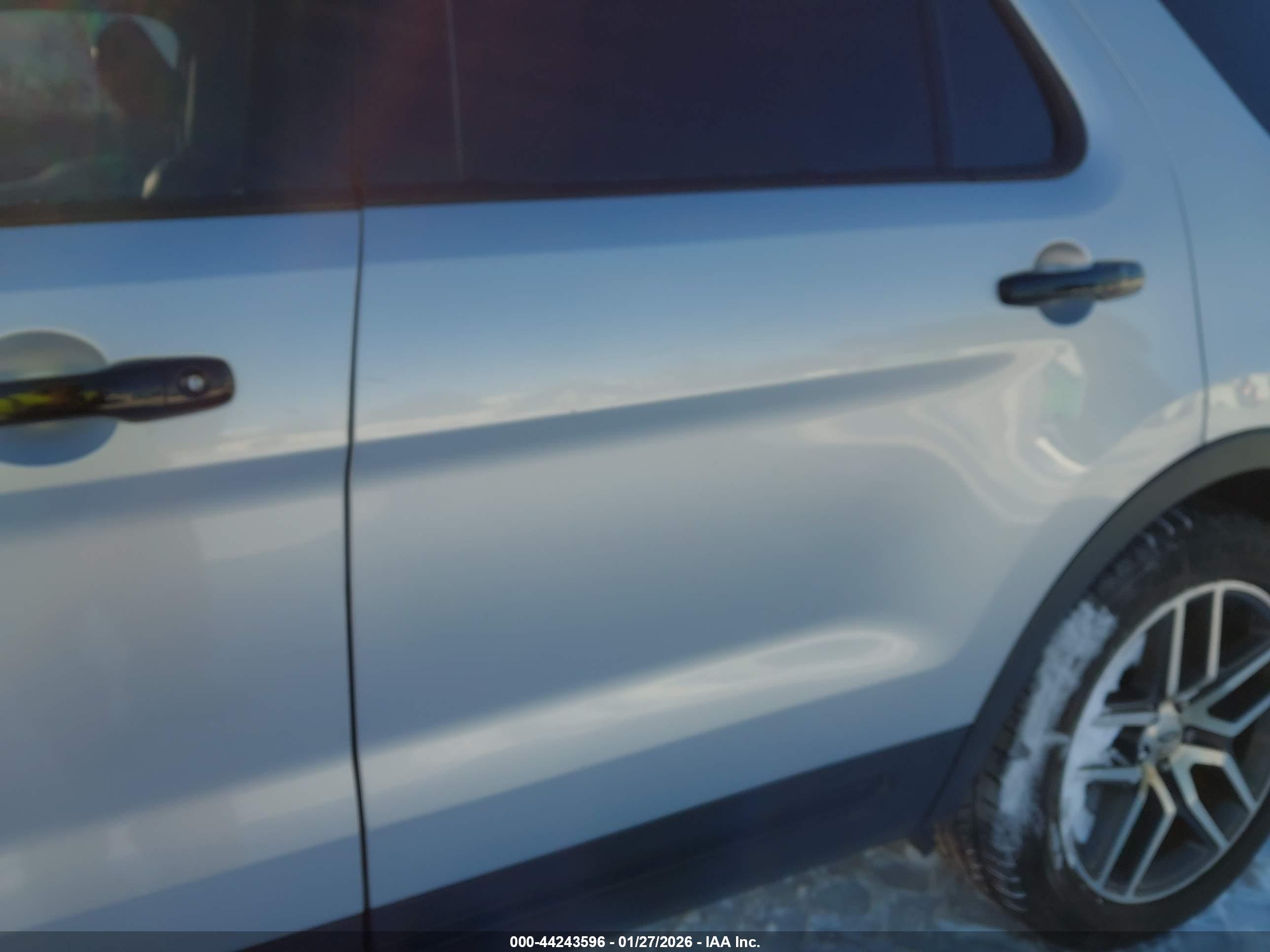 FORD EXPLORER image 6
