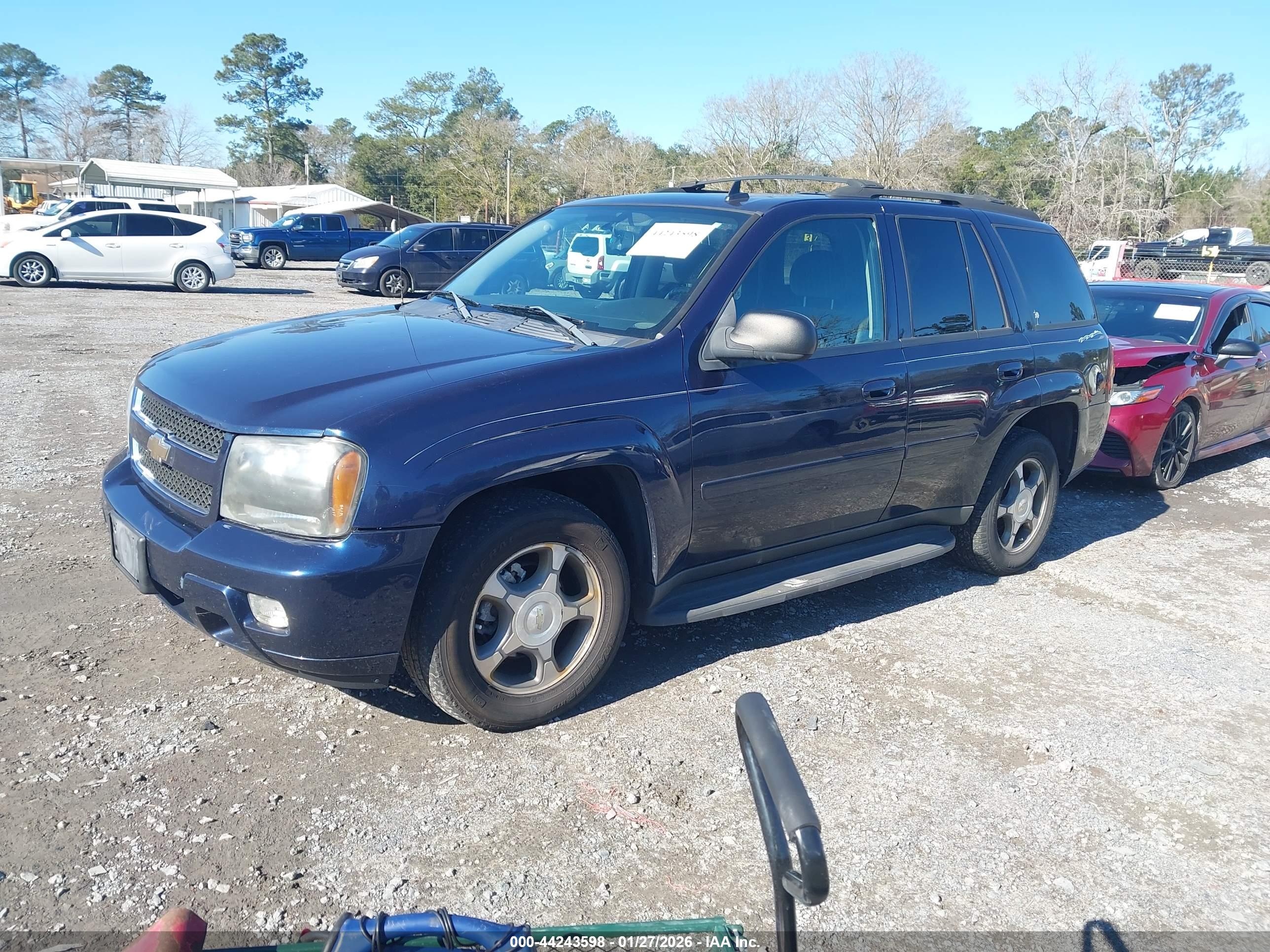 CHEVROLET TRAILBLAZER image 2