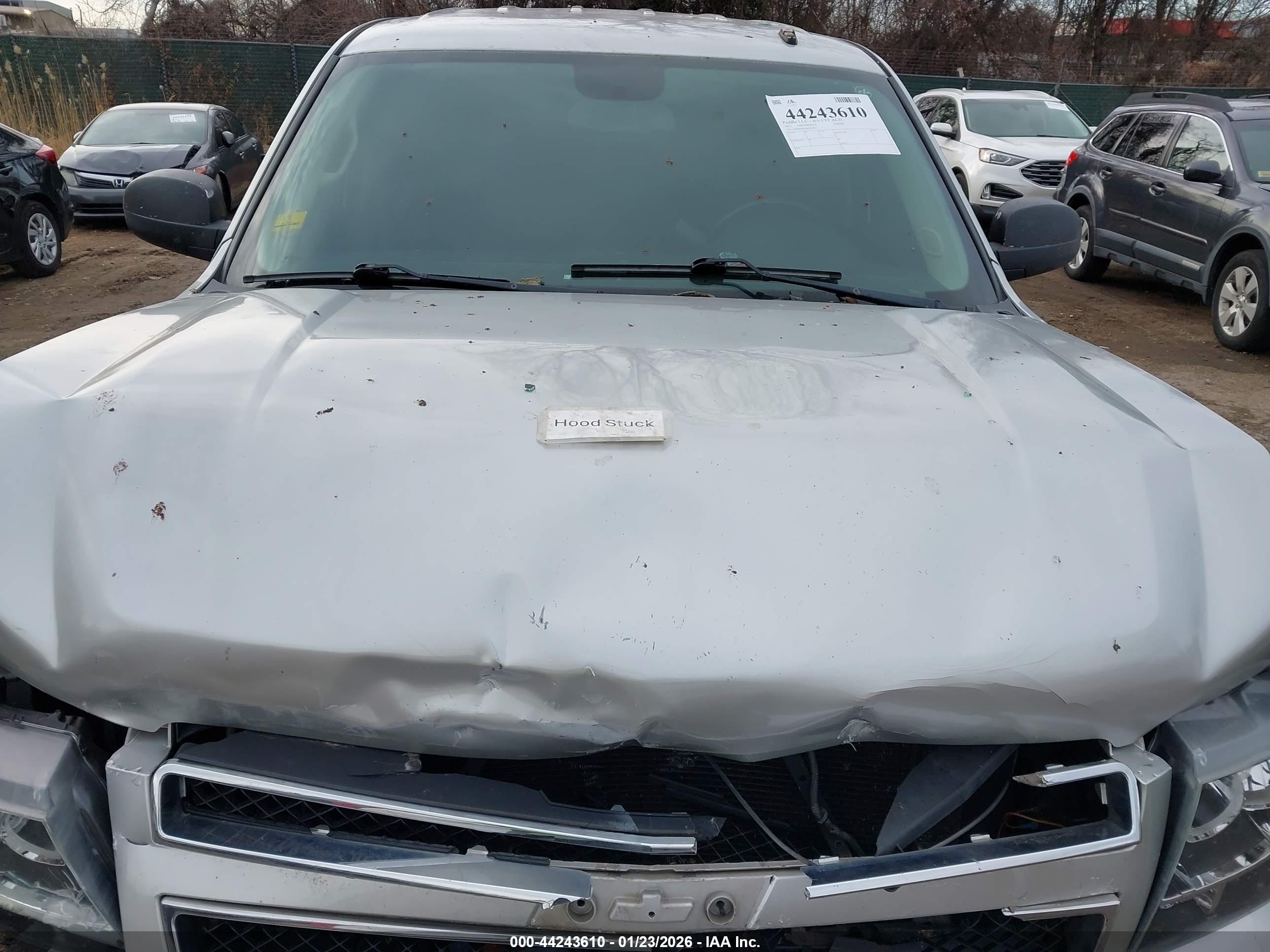 CHEVROLET TAHOE image 10