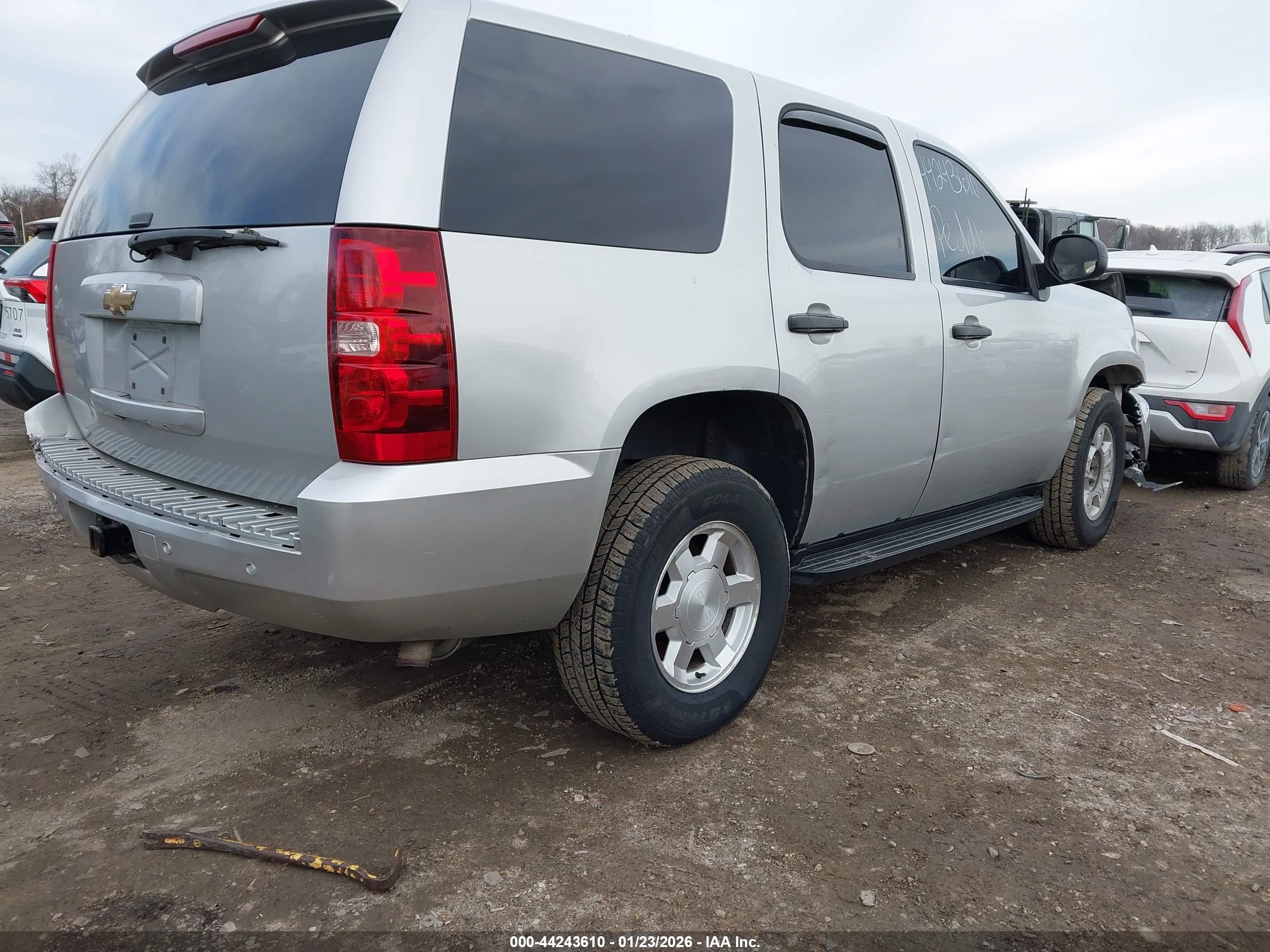 CHEVROLET TAHOE image 4