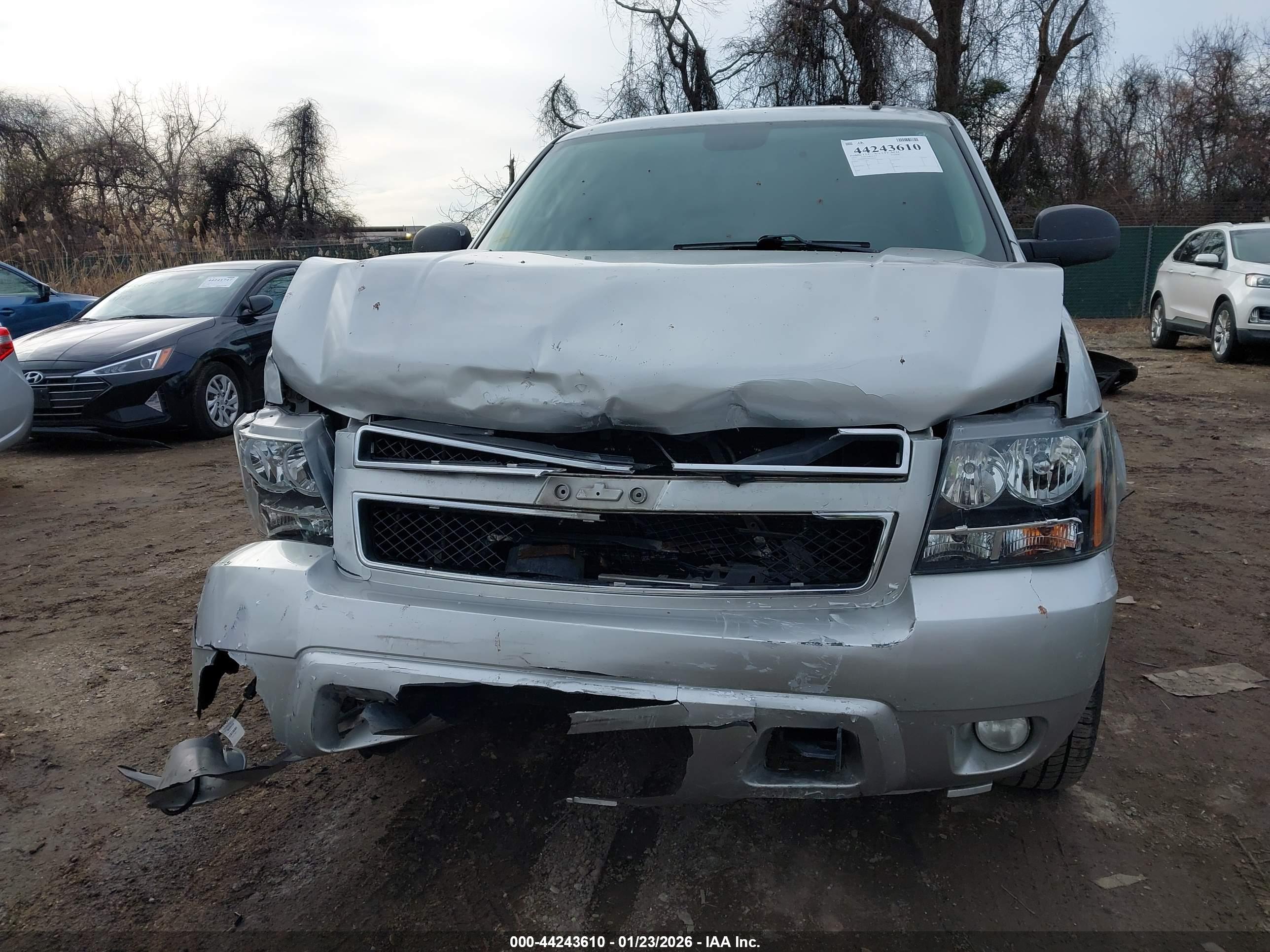 CHEVROLET TAHOE image 6