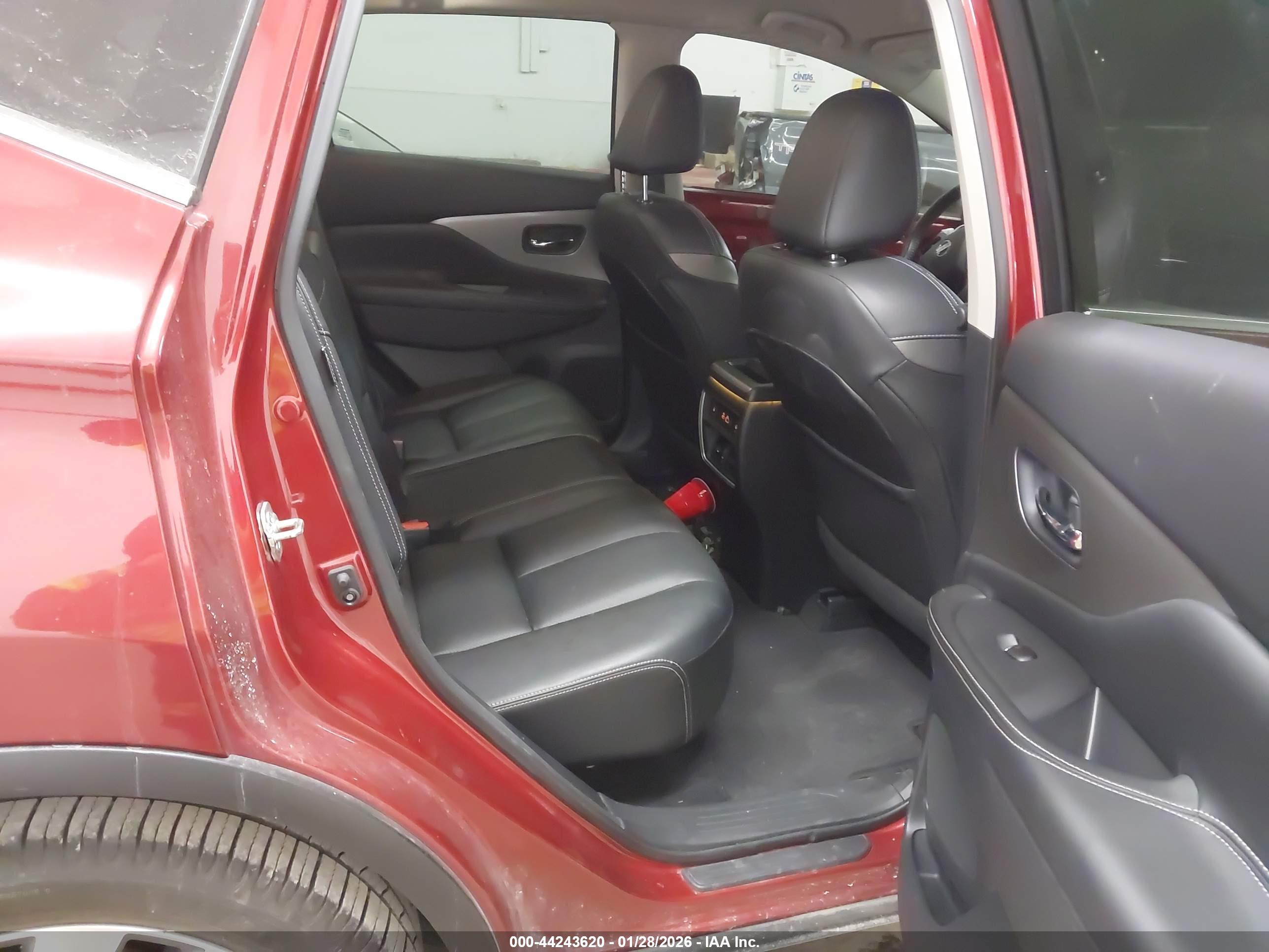 NISSAN MURANO image 8