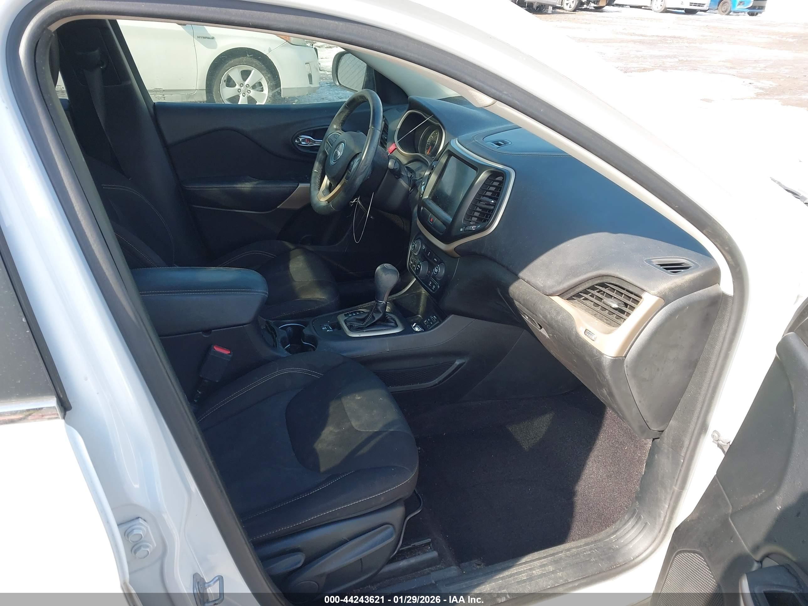 JEEP CHEROKEE image 5