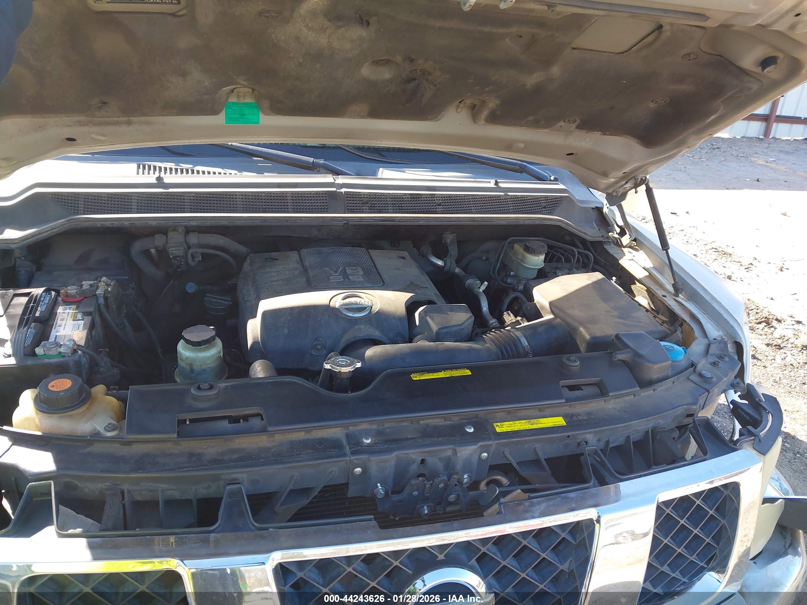 NISSAN TITAN image 10