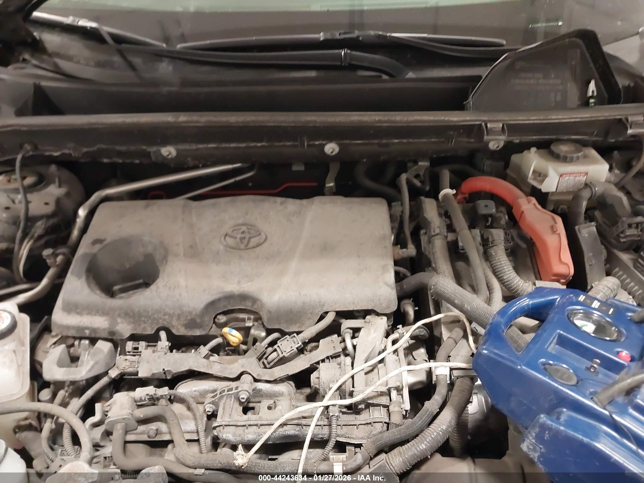 TOYOTA RAV4 image 10