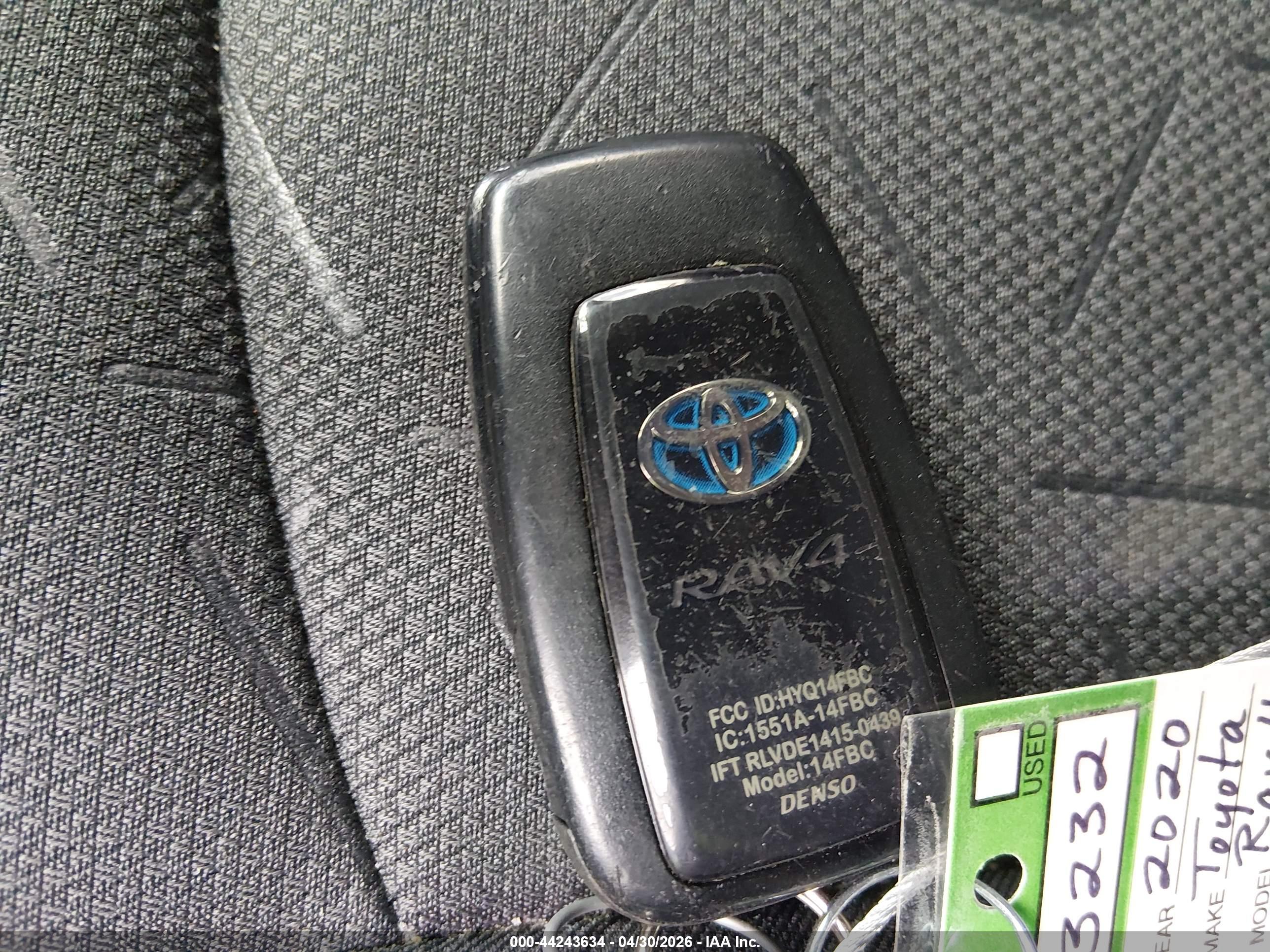 TOYOTA RAV4 image 11