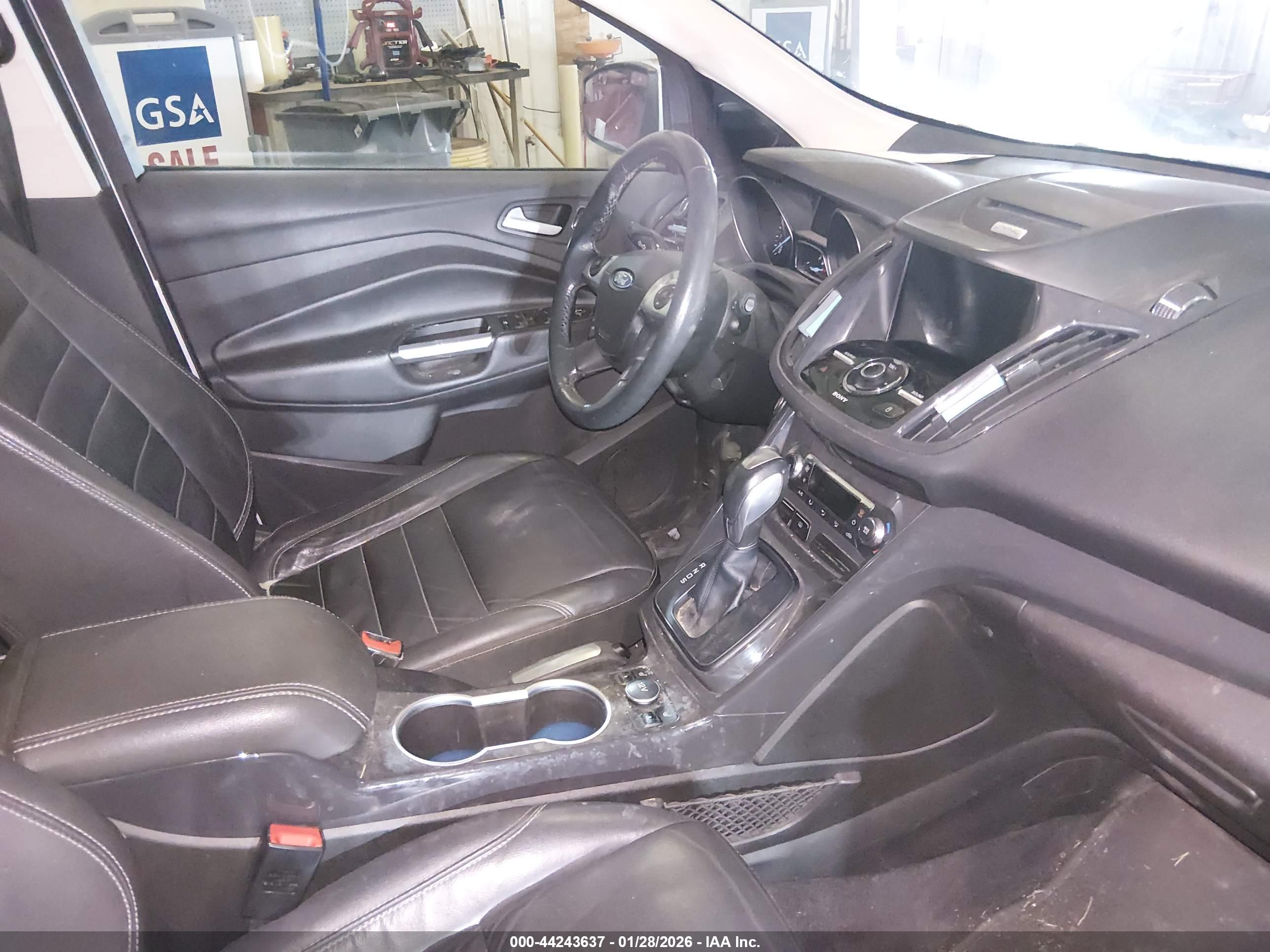 FORD ESCAPE image 5