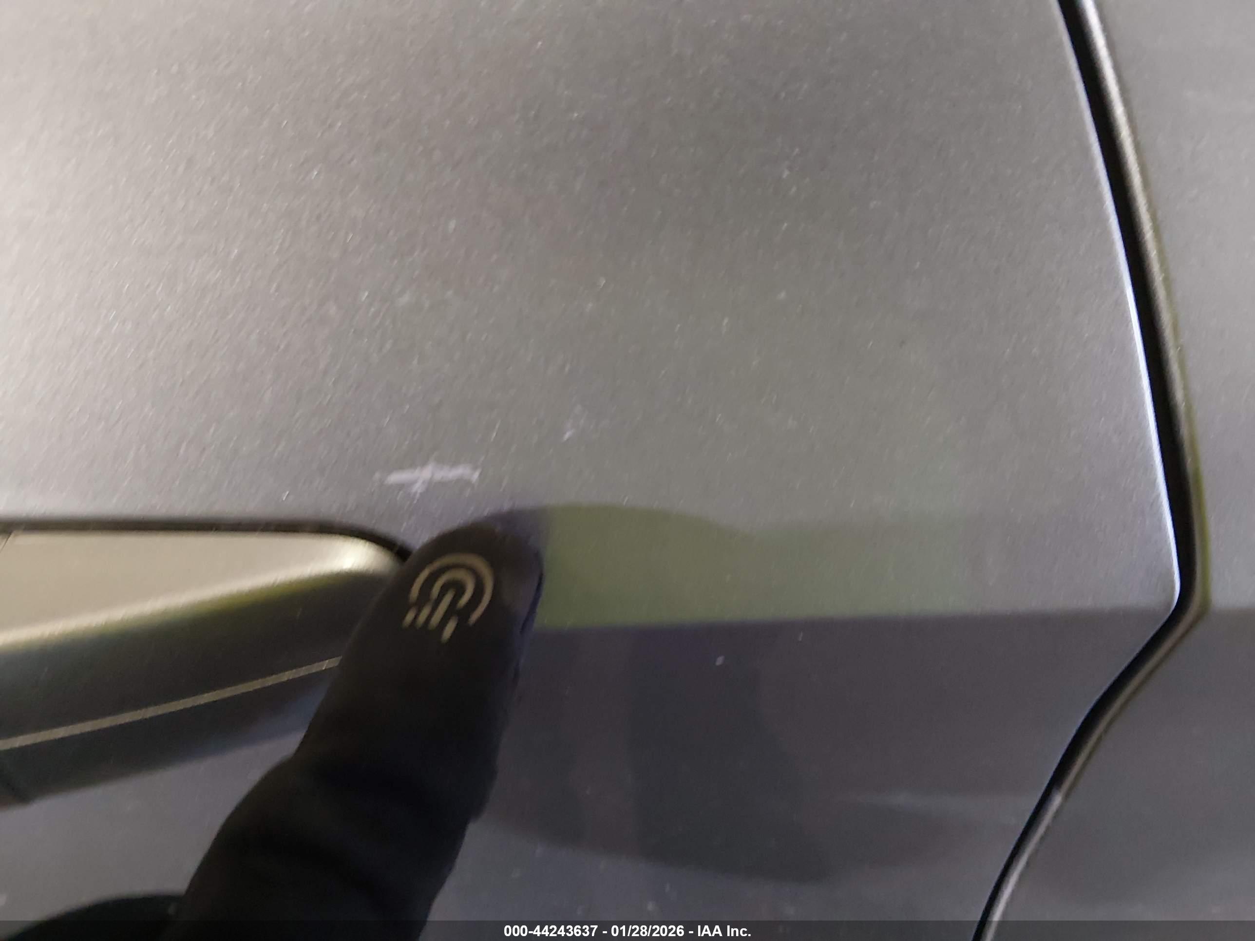 FORD ESCAPE image 6
