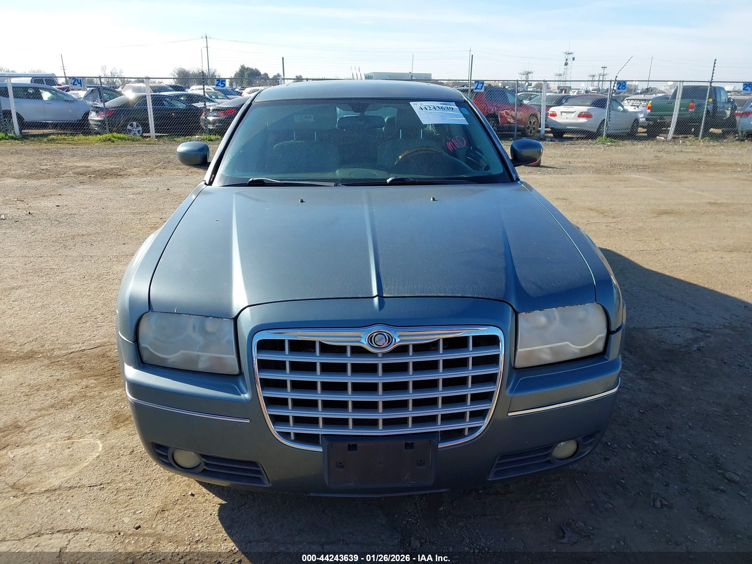 CHRYSLER 300 image 6