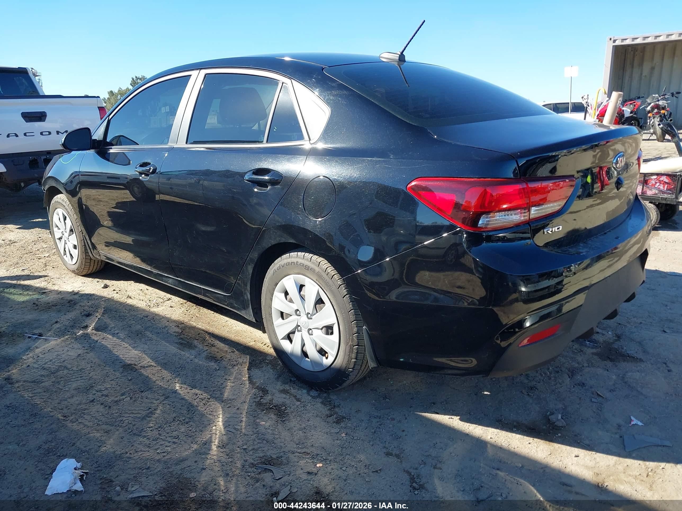 KIA RIO image 3