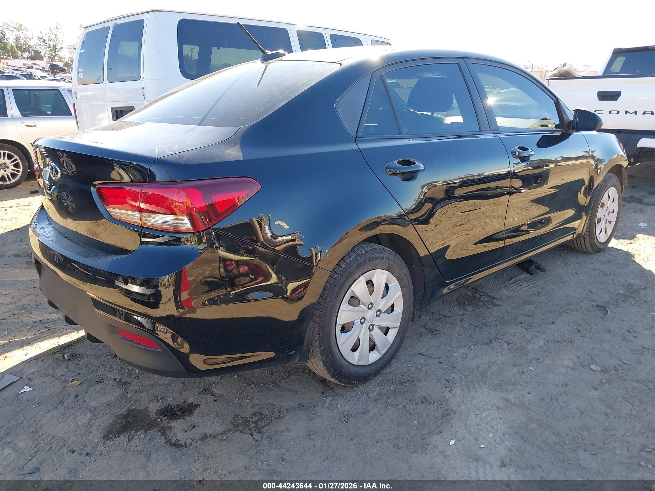KIA RIO image 4