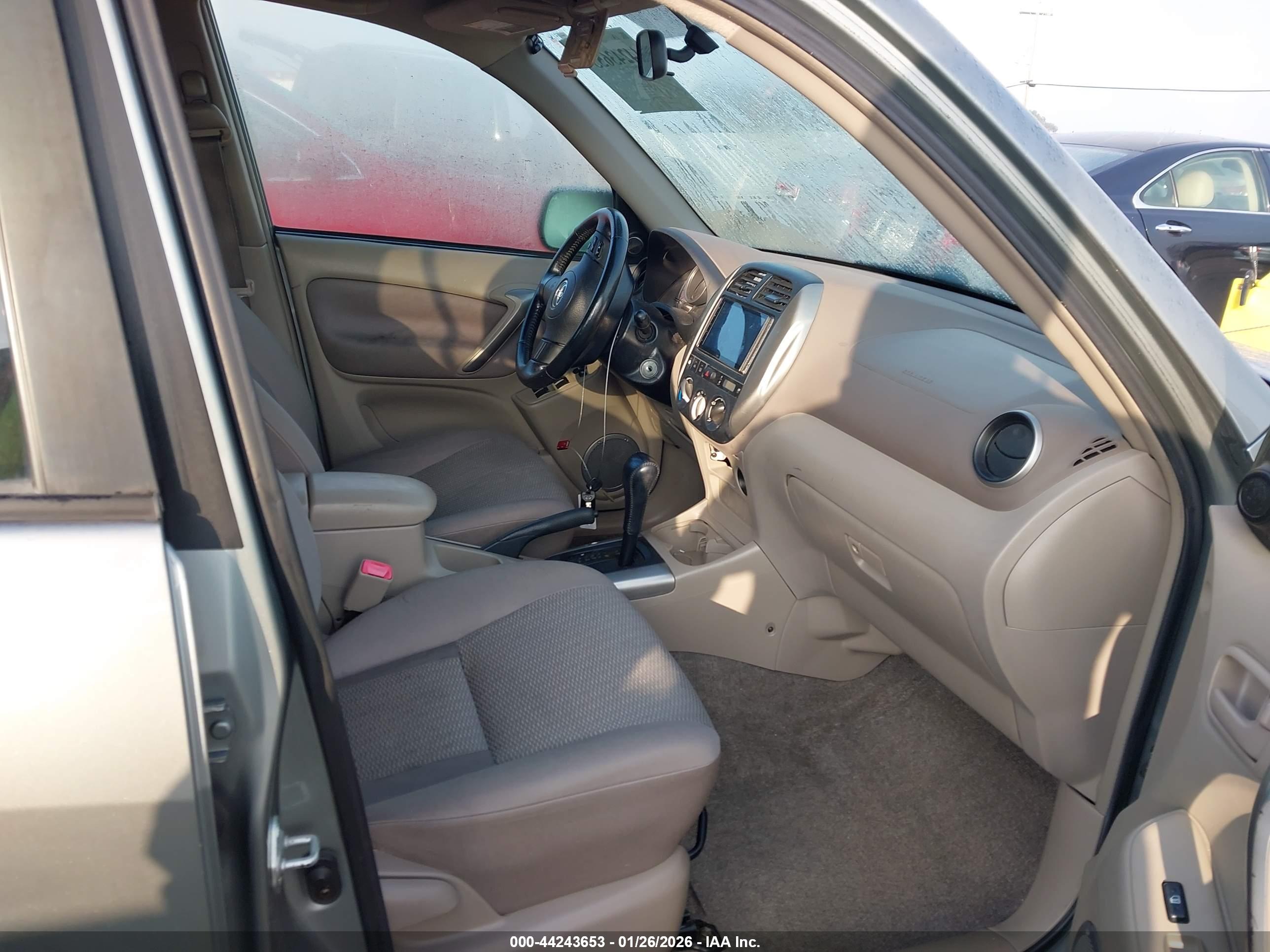 TOYOTA RAV4 image 5