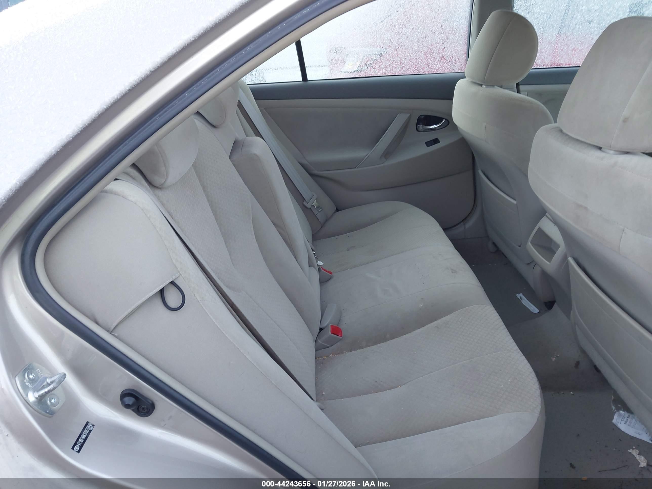 TOYOTA CAMRY image 8