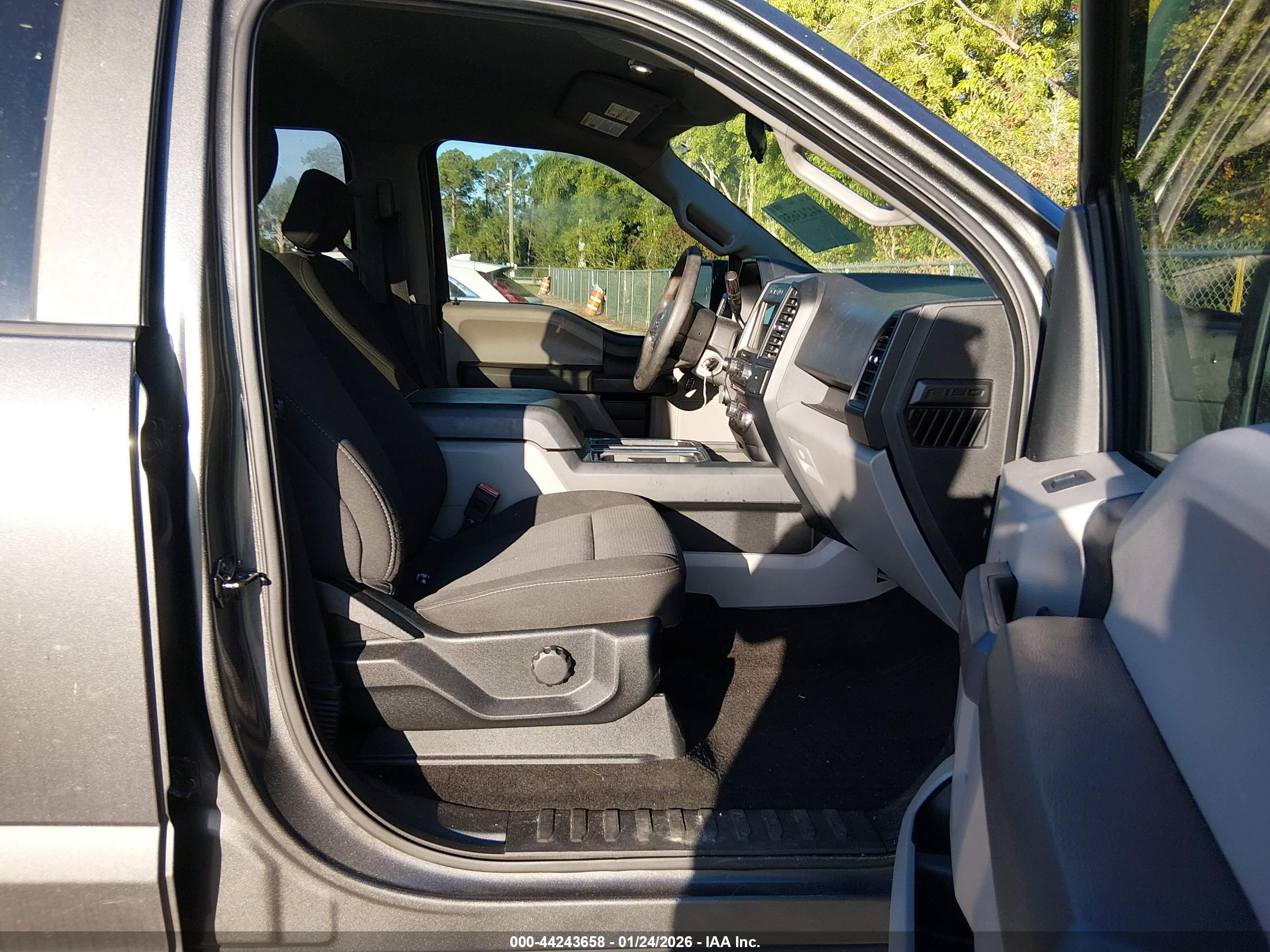 FORD F-150 image 5