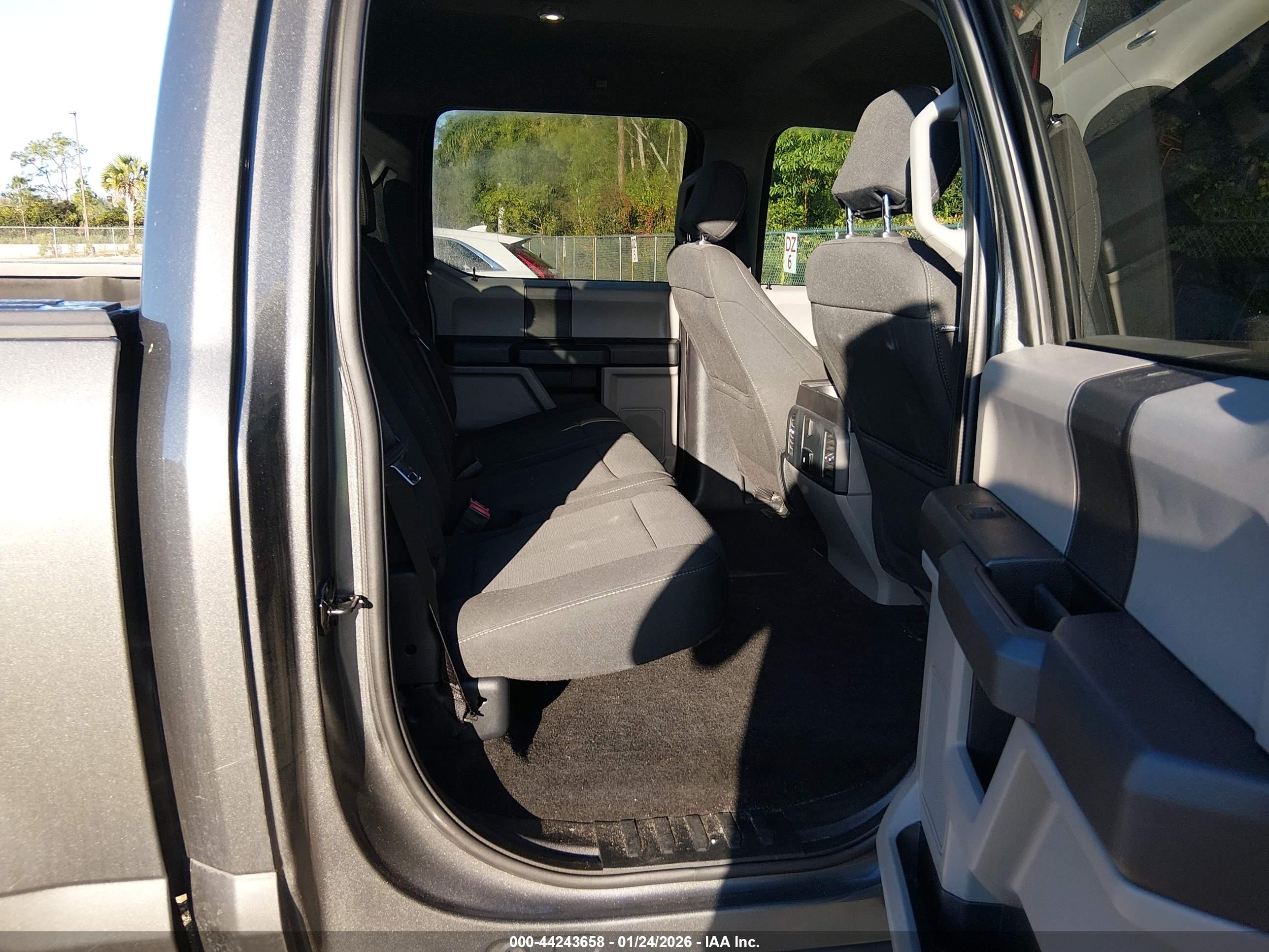 FORD F-150 image 8