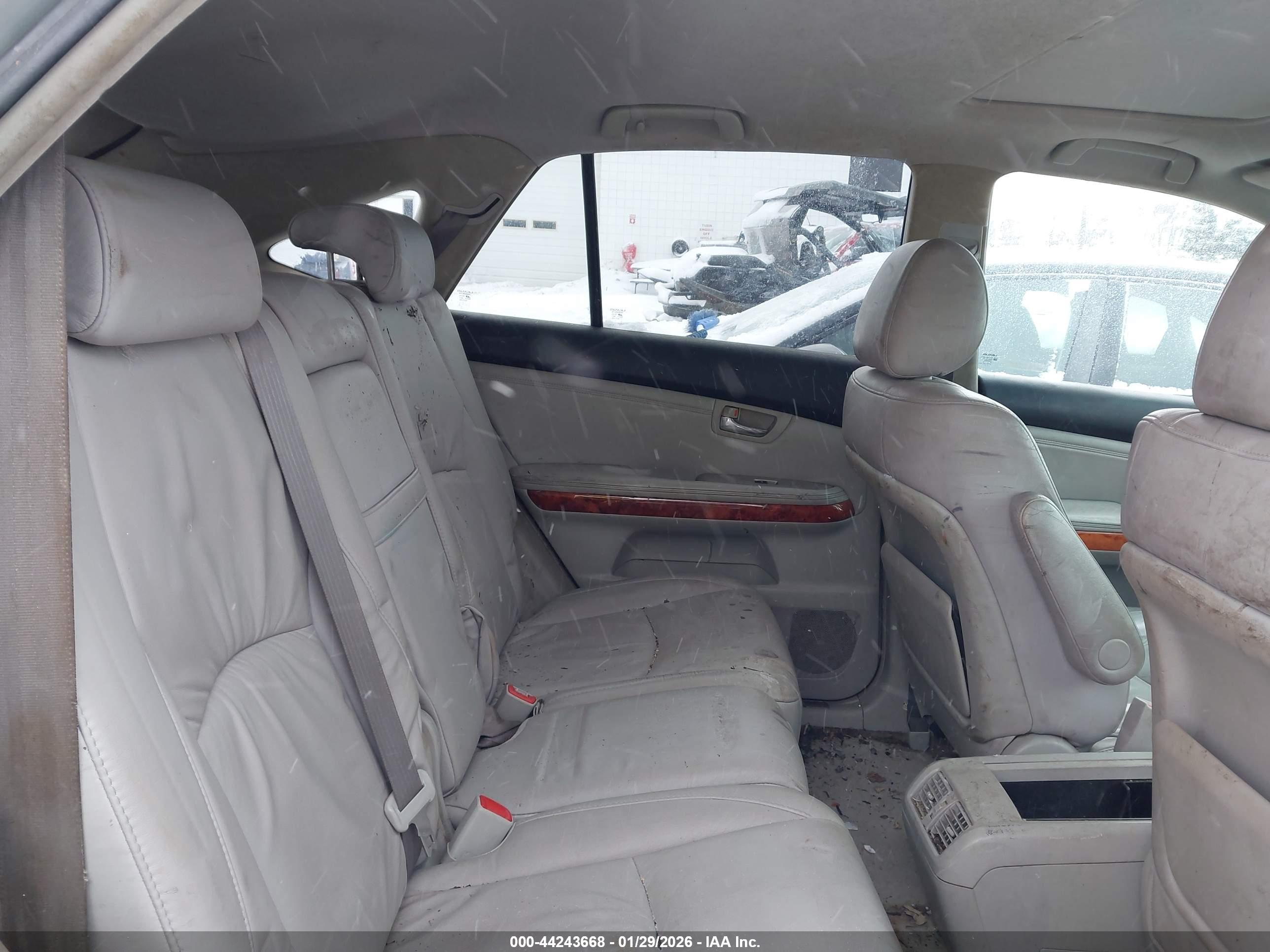 LEXUS RX image 8