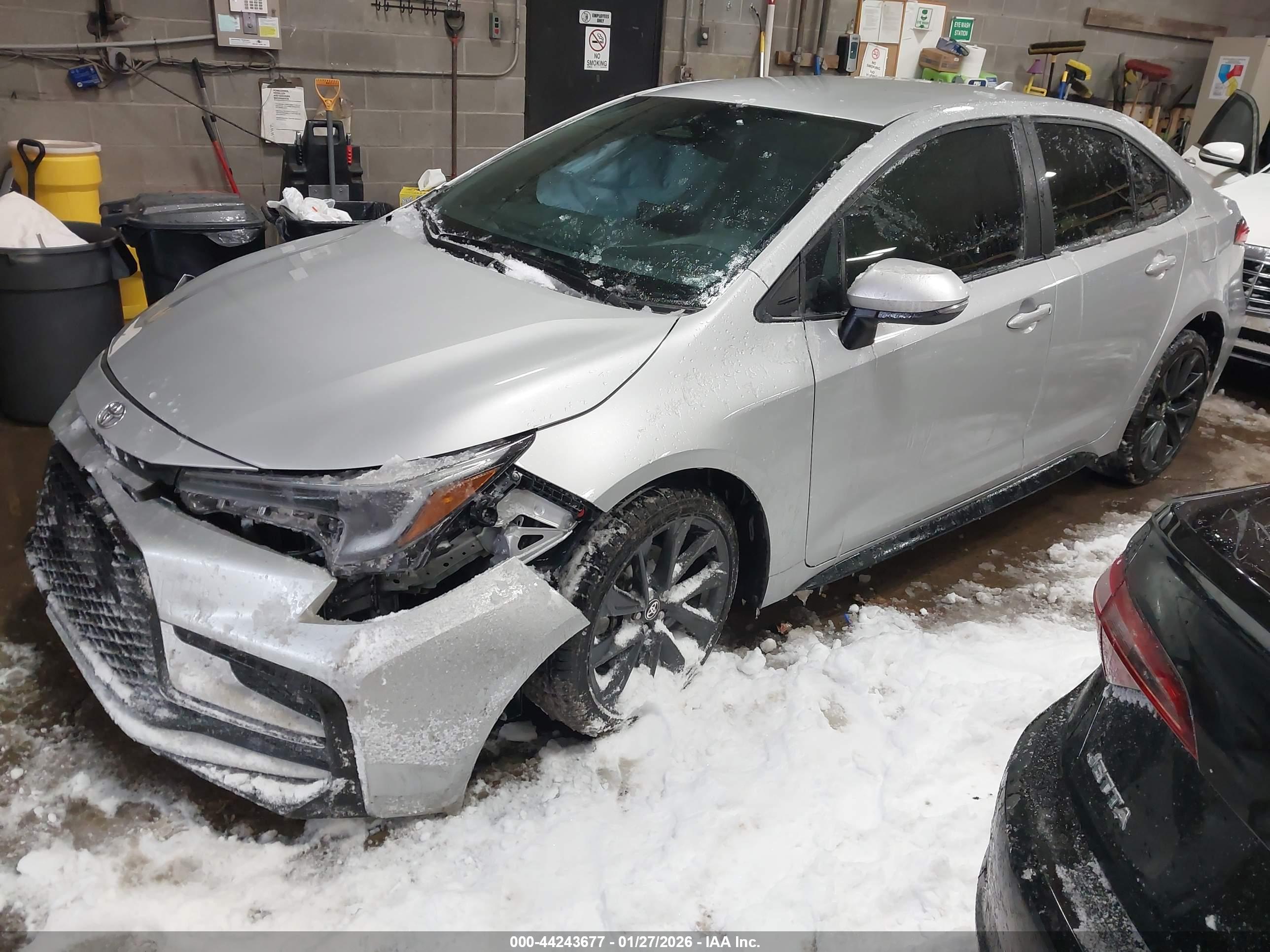TOYOTA COROLLA image 2