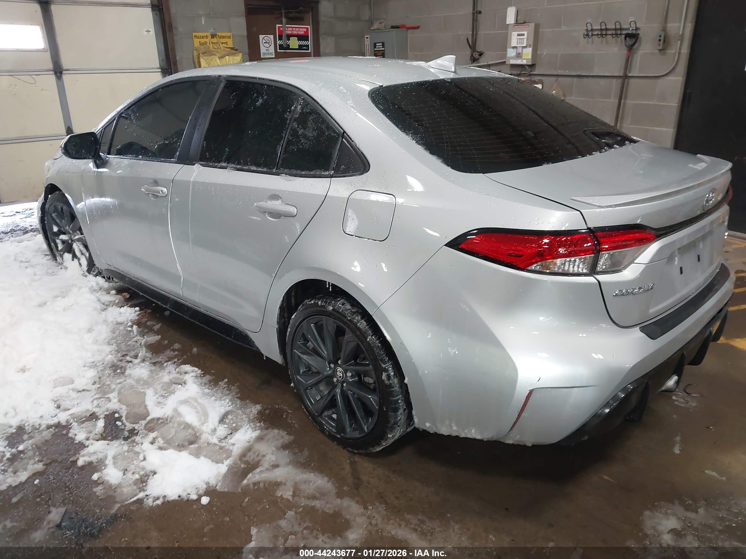 TOYOTA COROLLA image 3