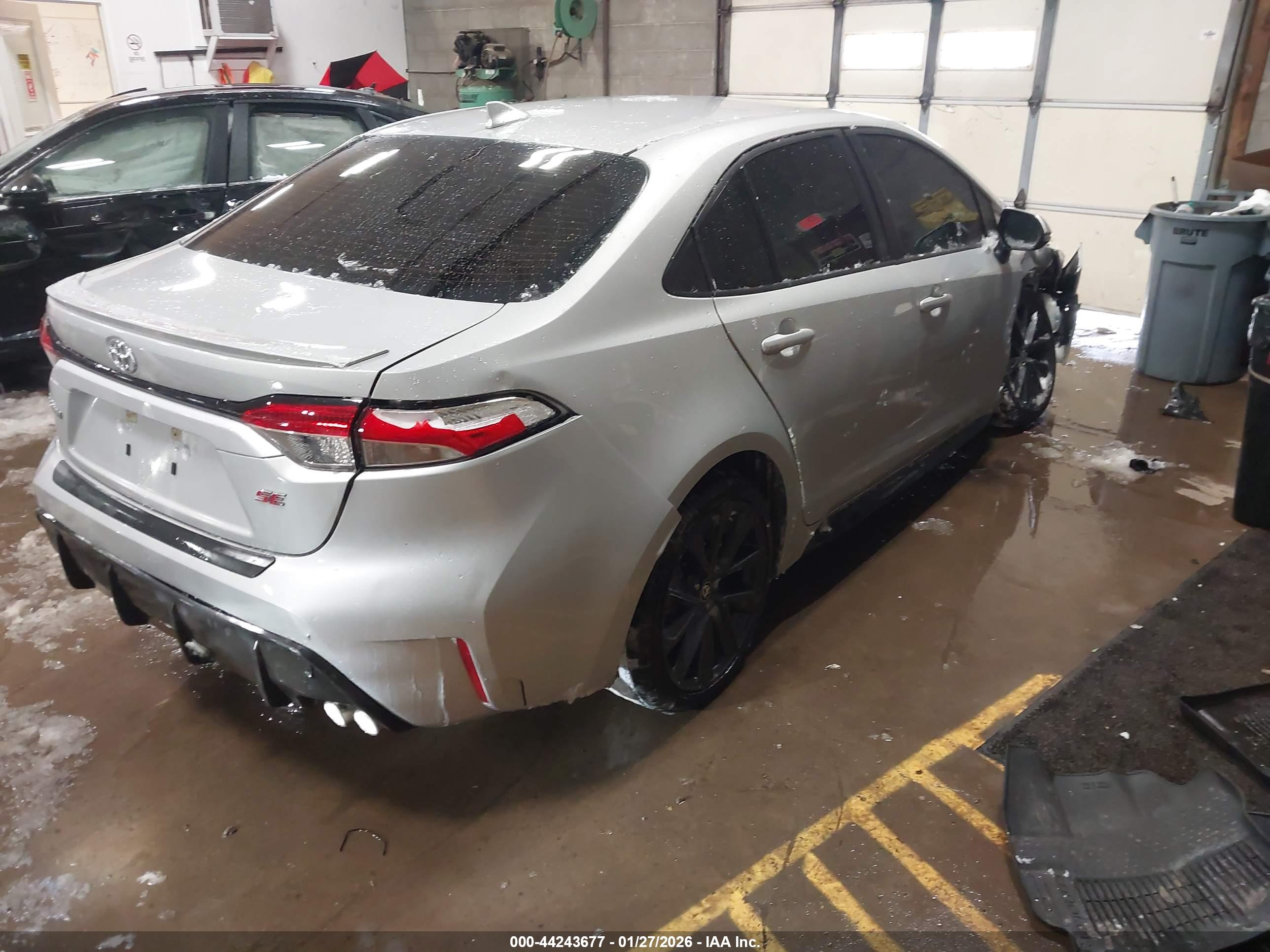 TOYOTA COROLLA image 4