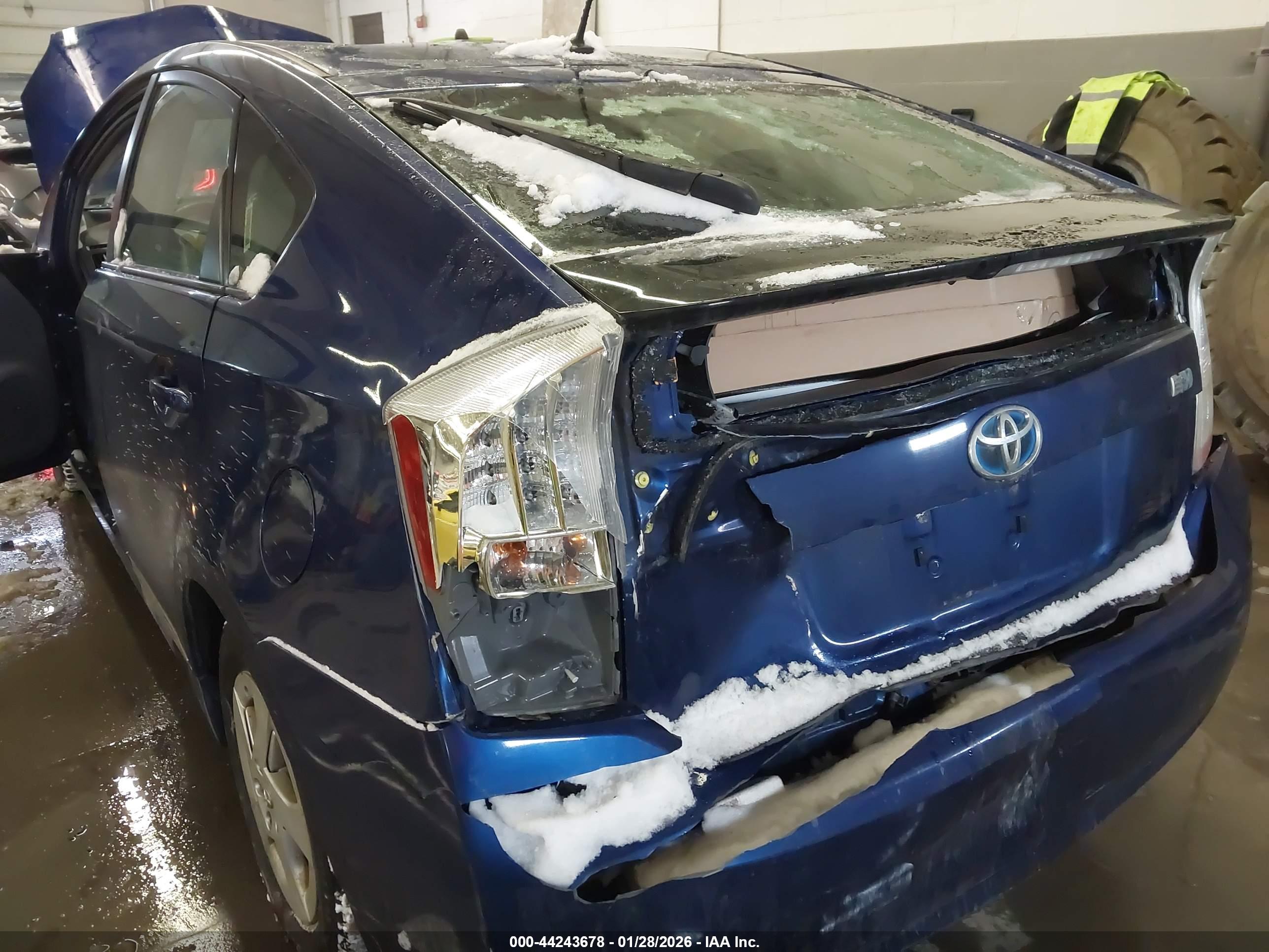 TOYOTA PRIUS image 6