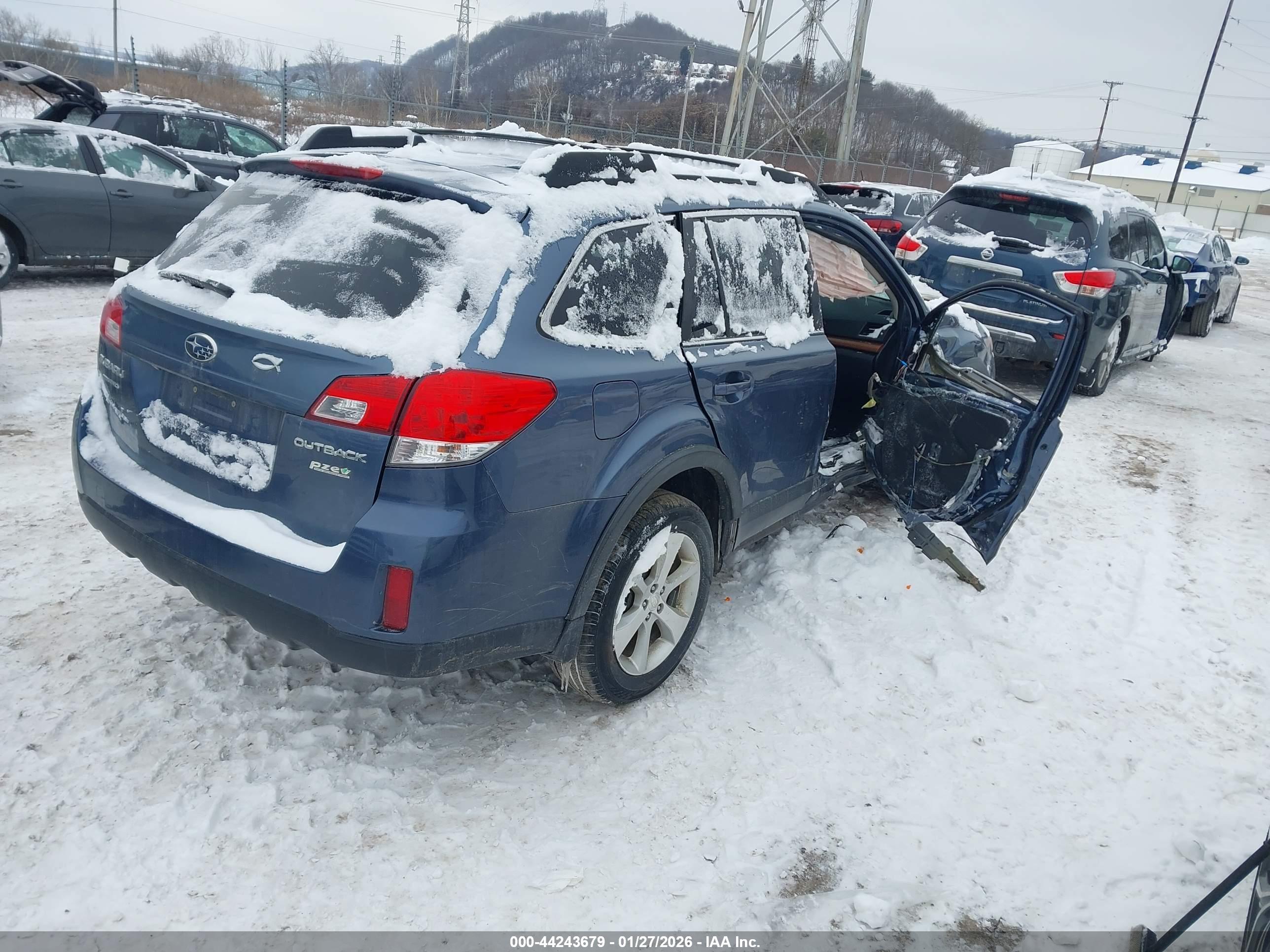 SUBARU OUTBACK image 4