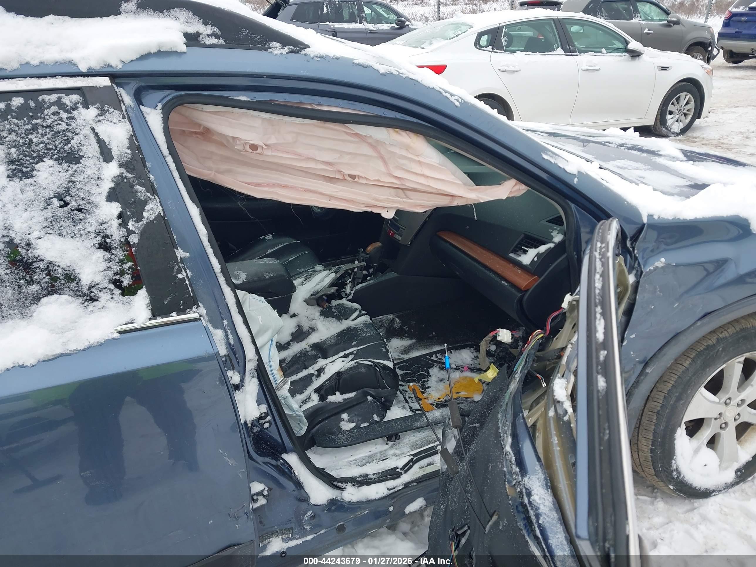 SUBARU OUTBACK image 5