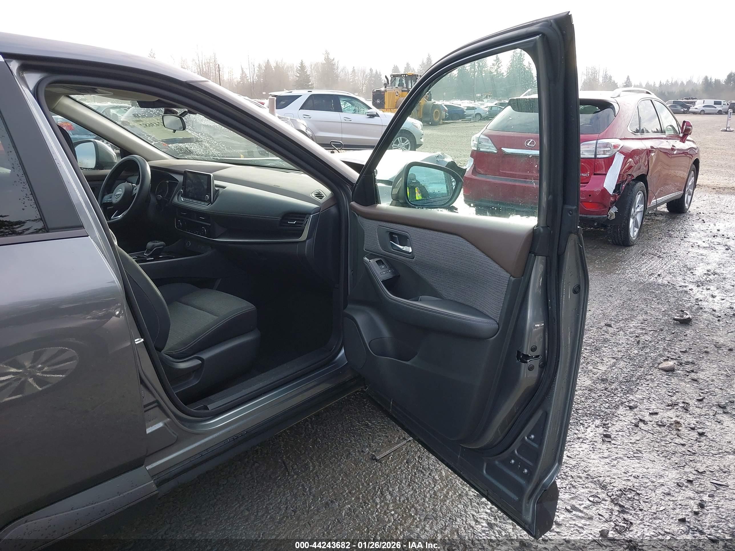 NISSAN ROGUE image 5