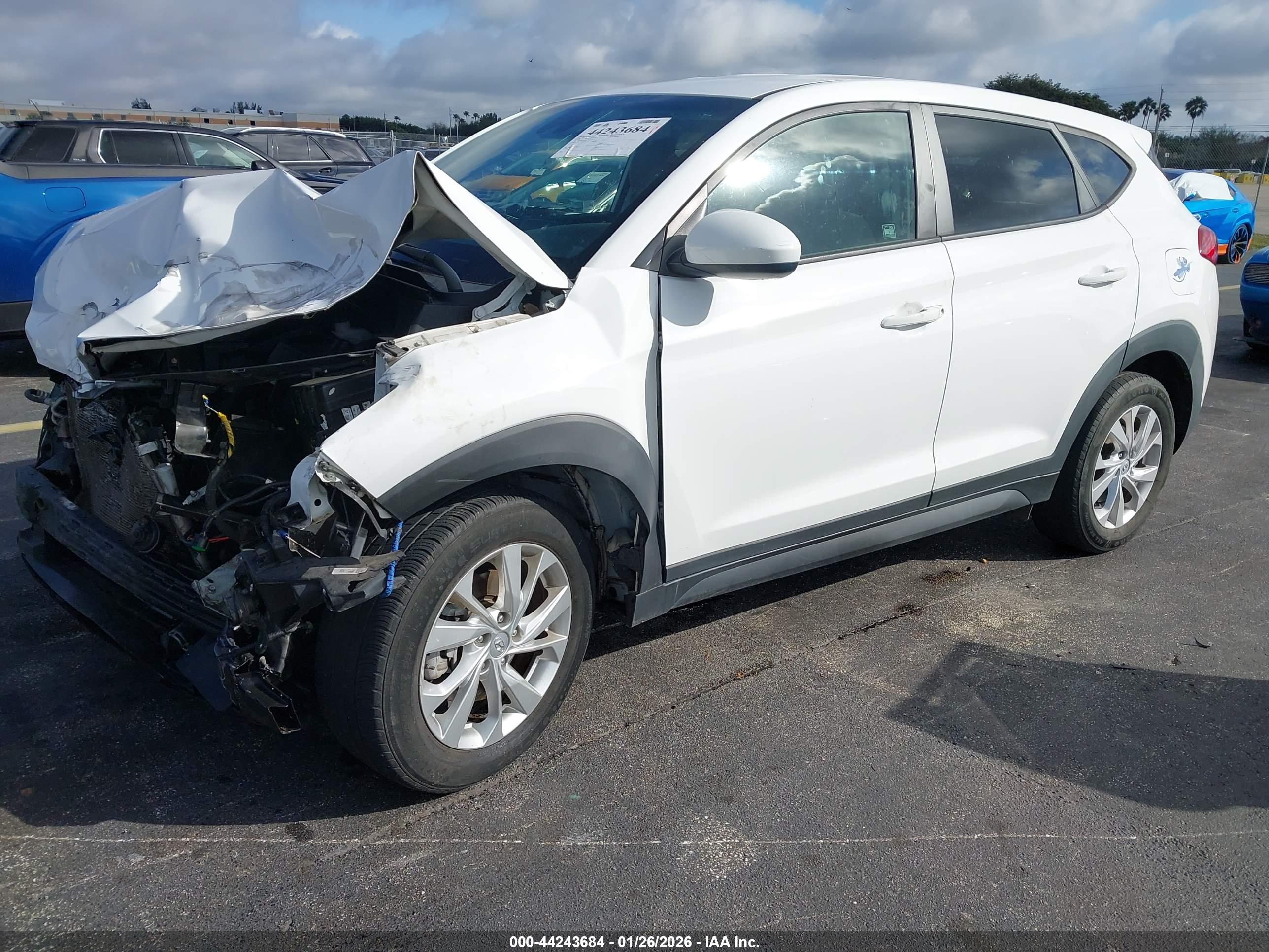 HYUNDAI TUCSON image 2