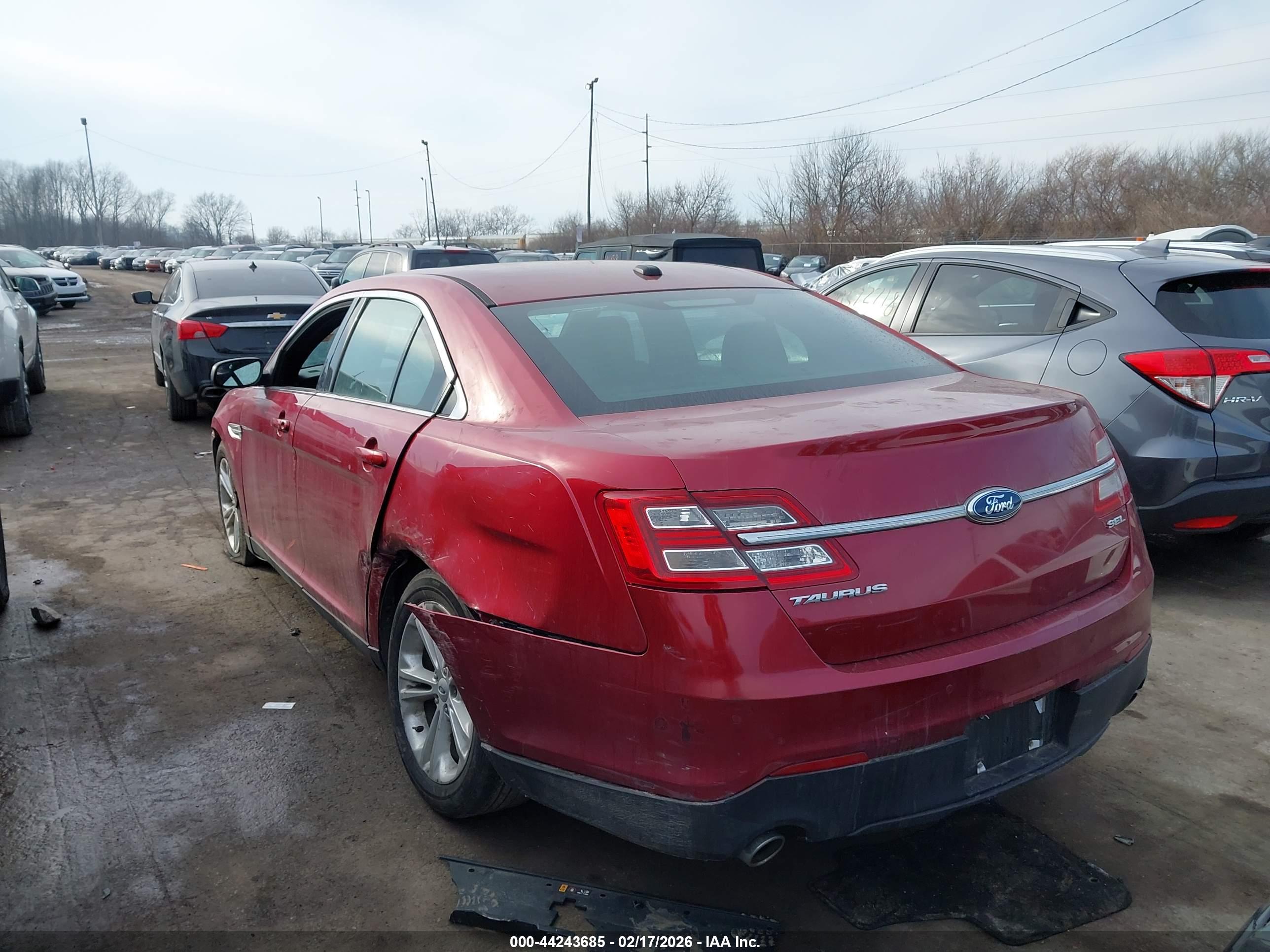 FORD TAURUS image 3