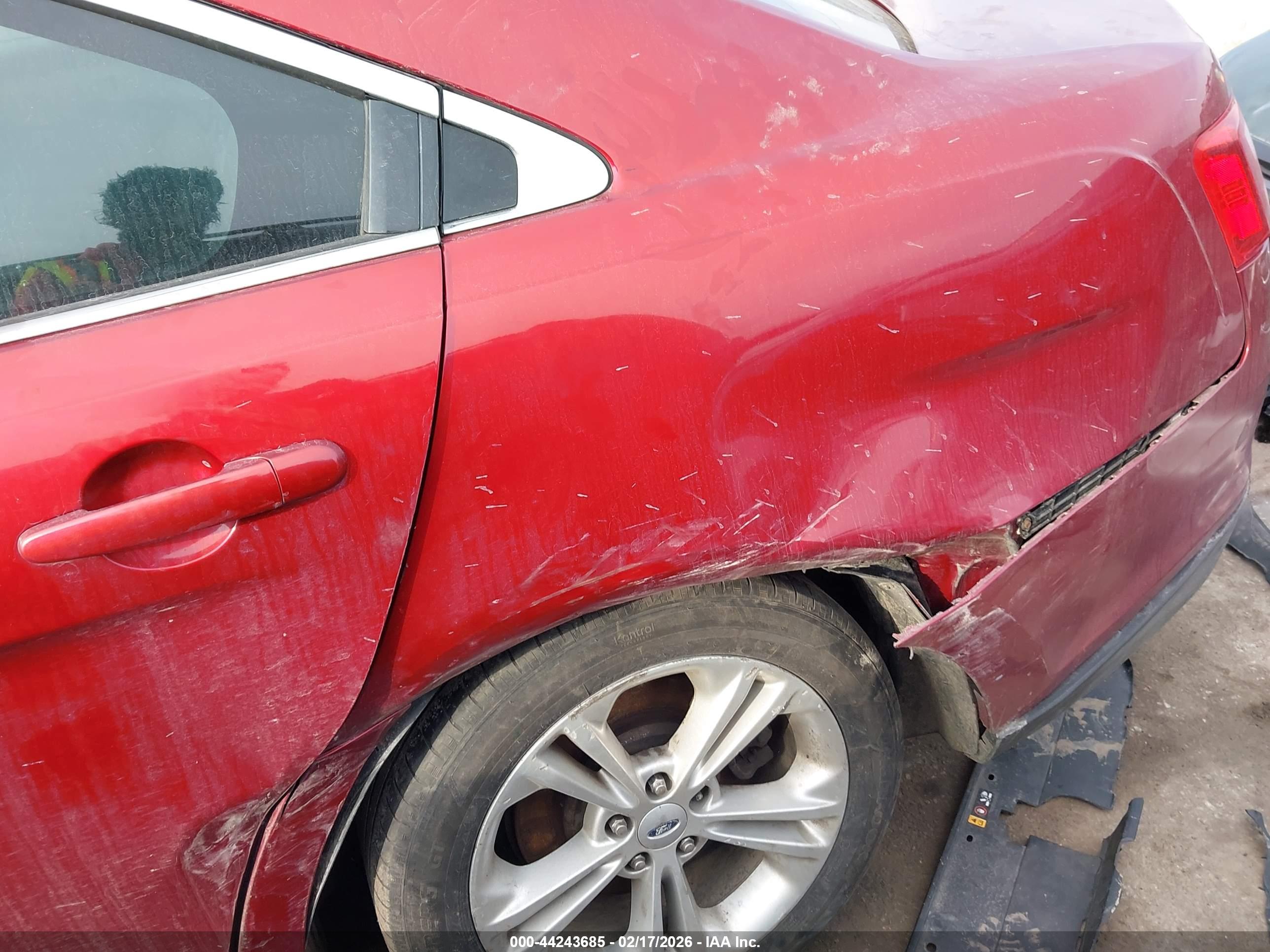 FORD TAURUS image 6