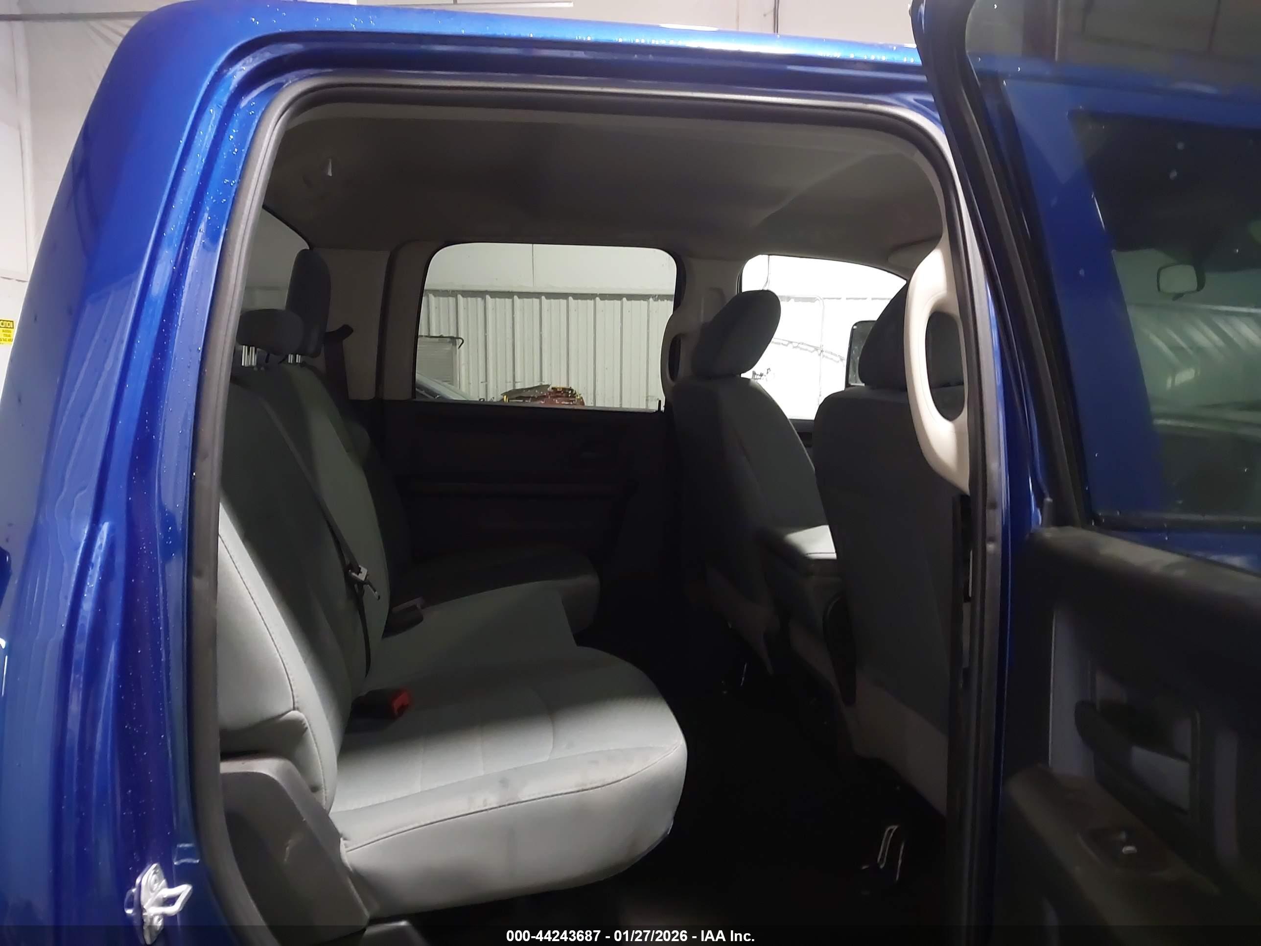 RAM 2500 image 8