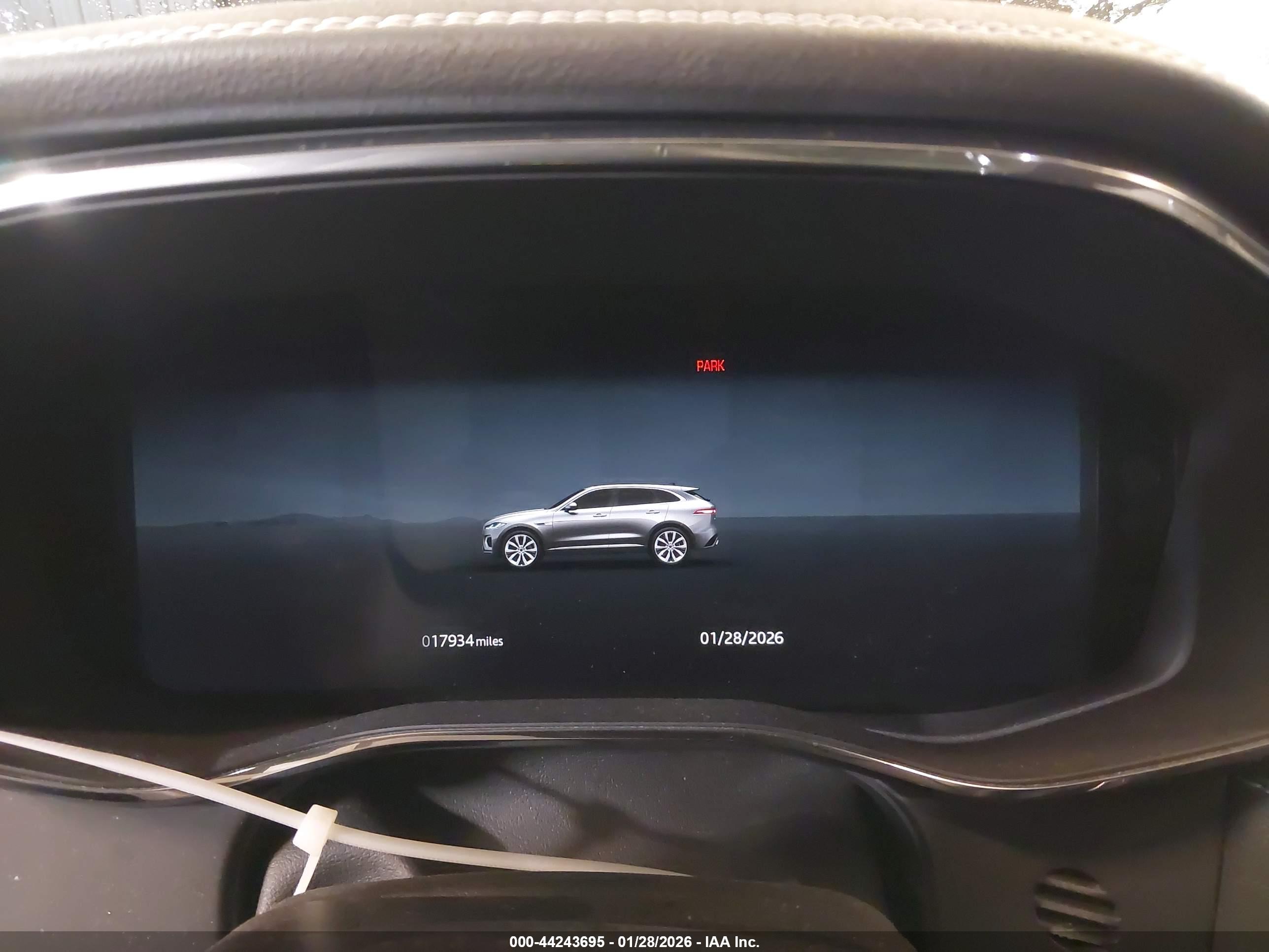 JAGUAR F-PACE image 7