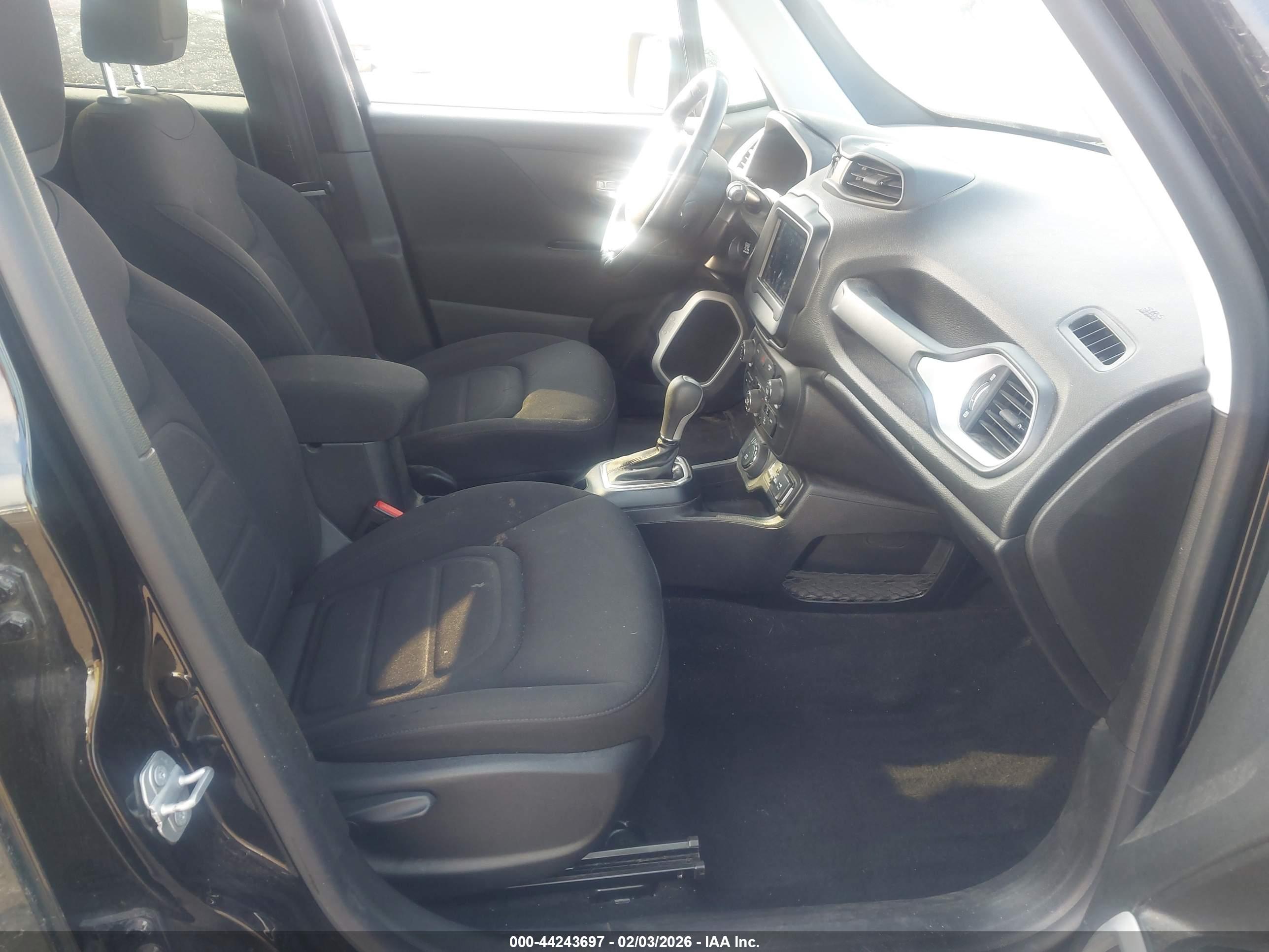 JEEP RENEGADE image 5