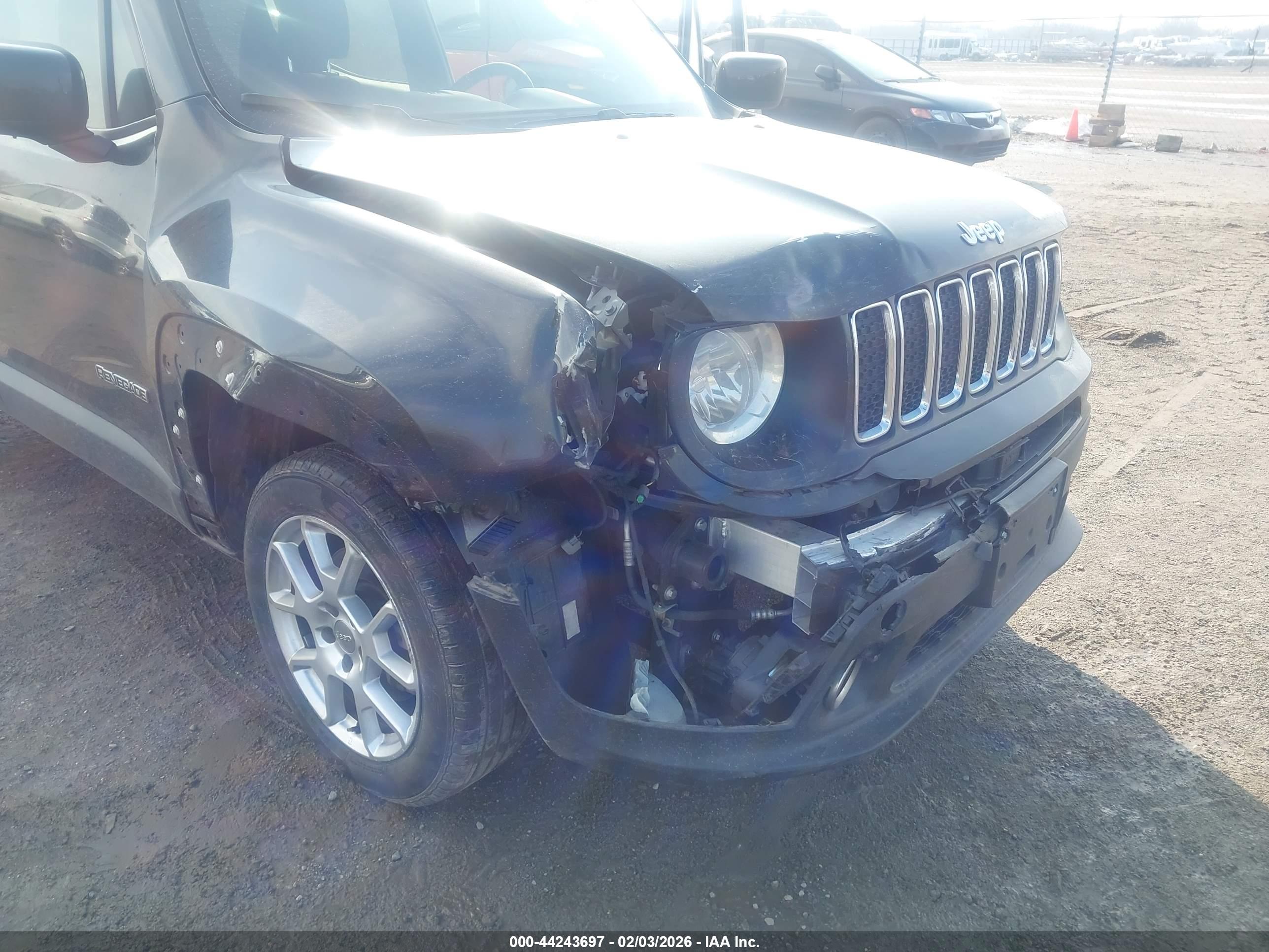 JEEP RENEGADE image 6