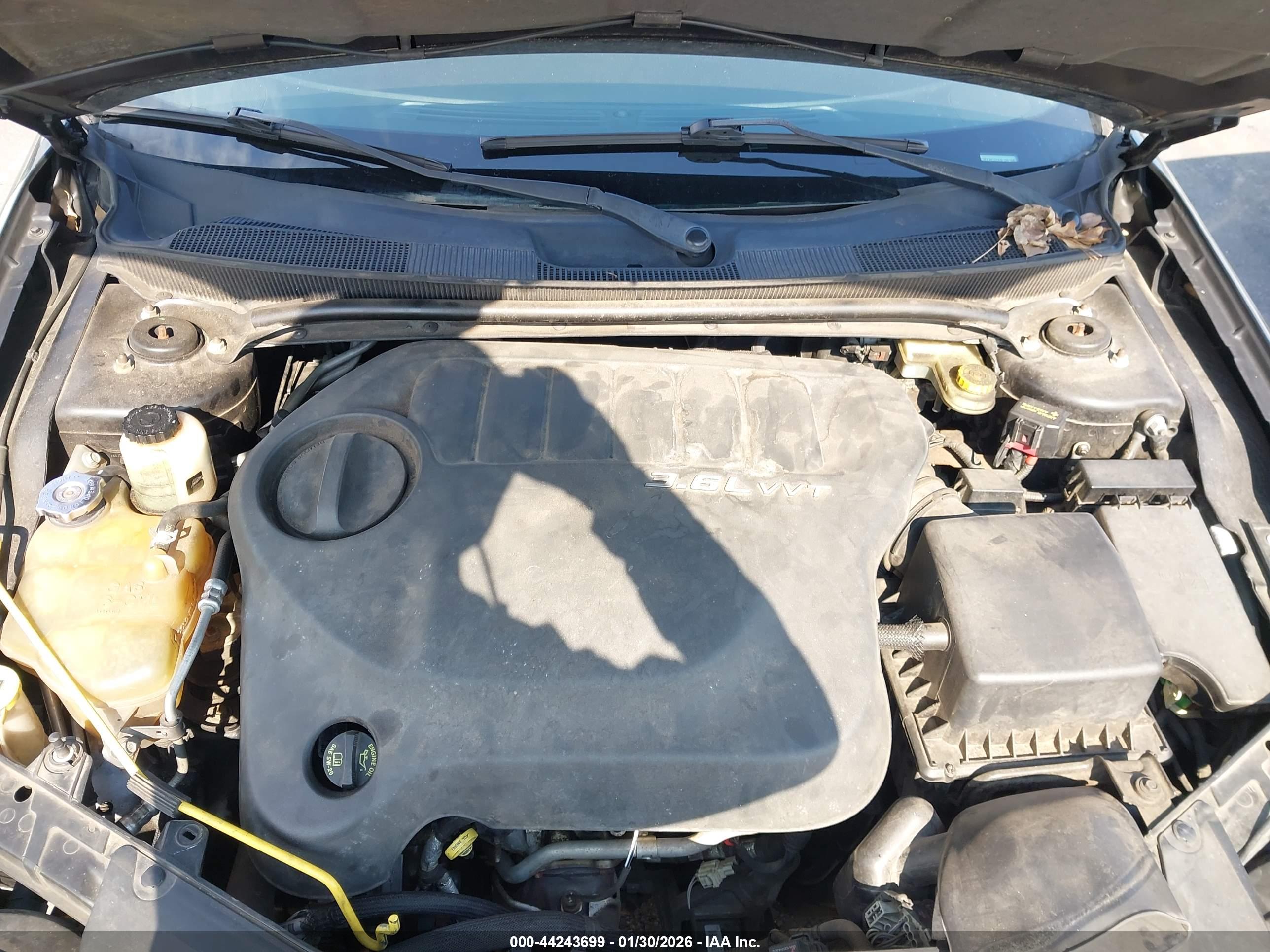 CHRYSLER 200 image 10