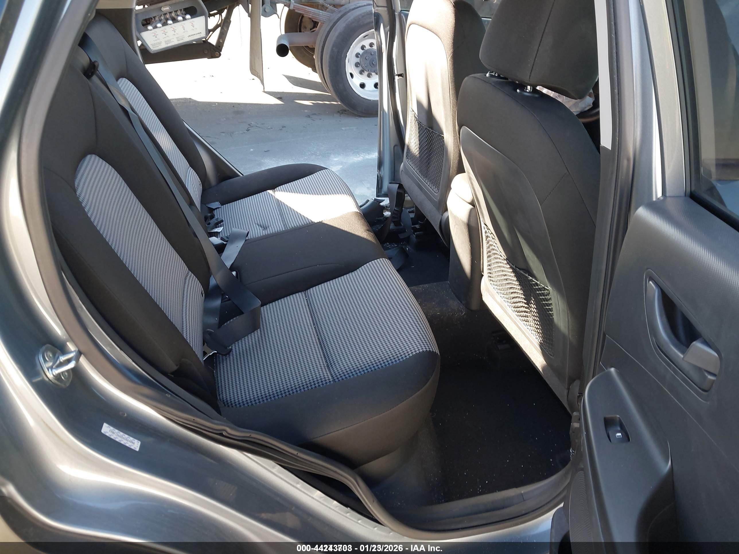 HYUNDAI KONA image 8