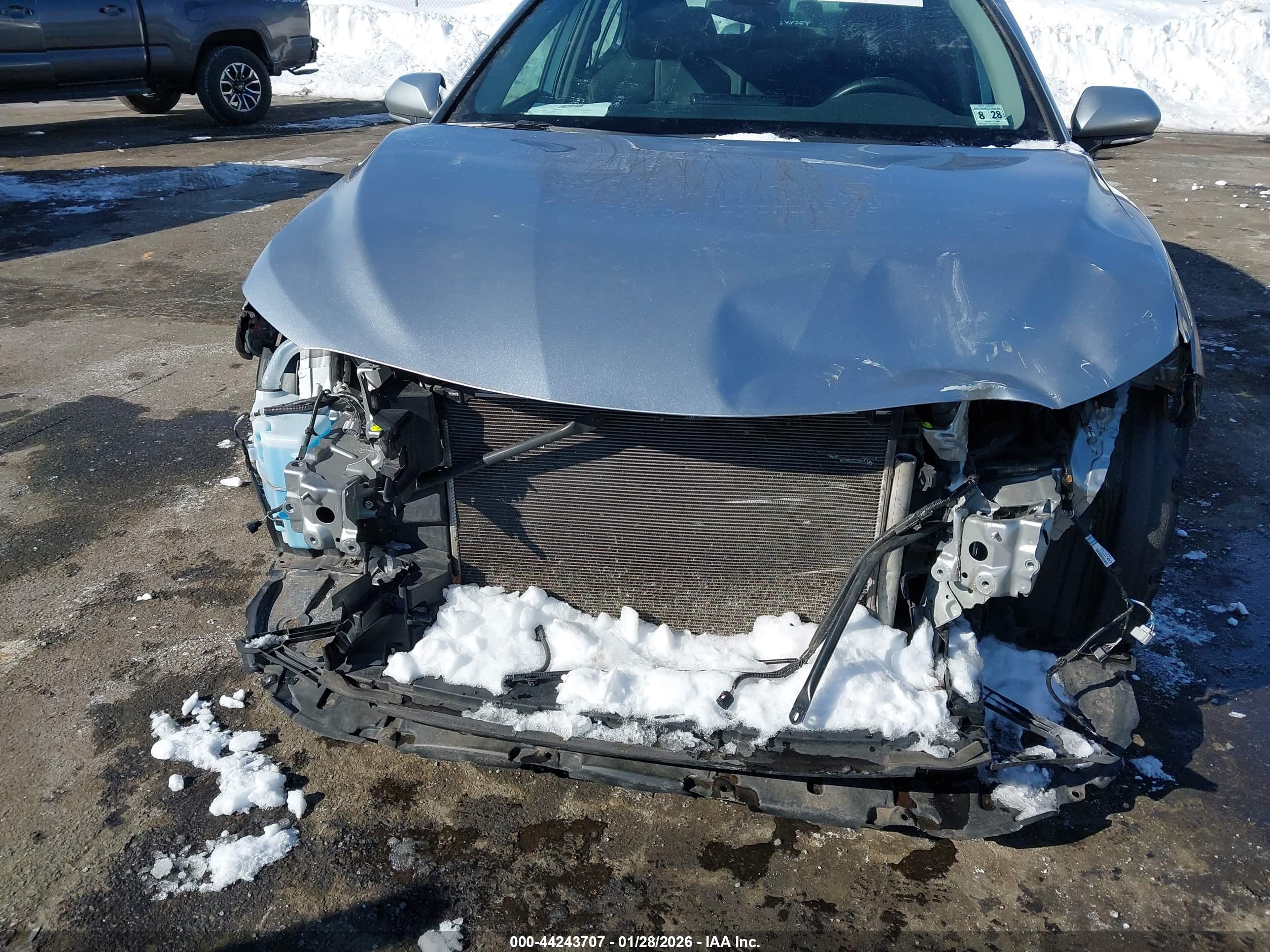 TOYOTA CAMRY image 6