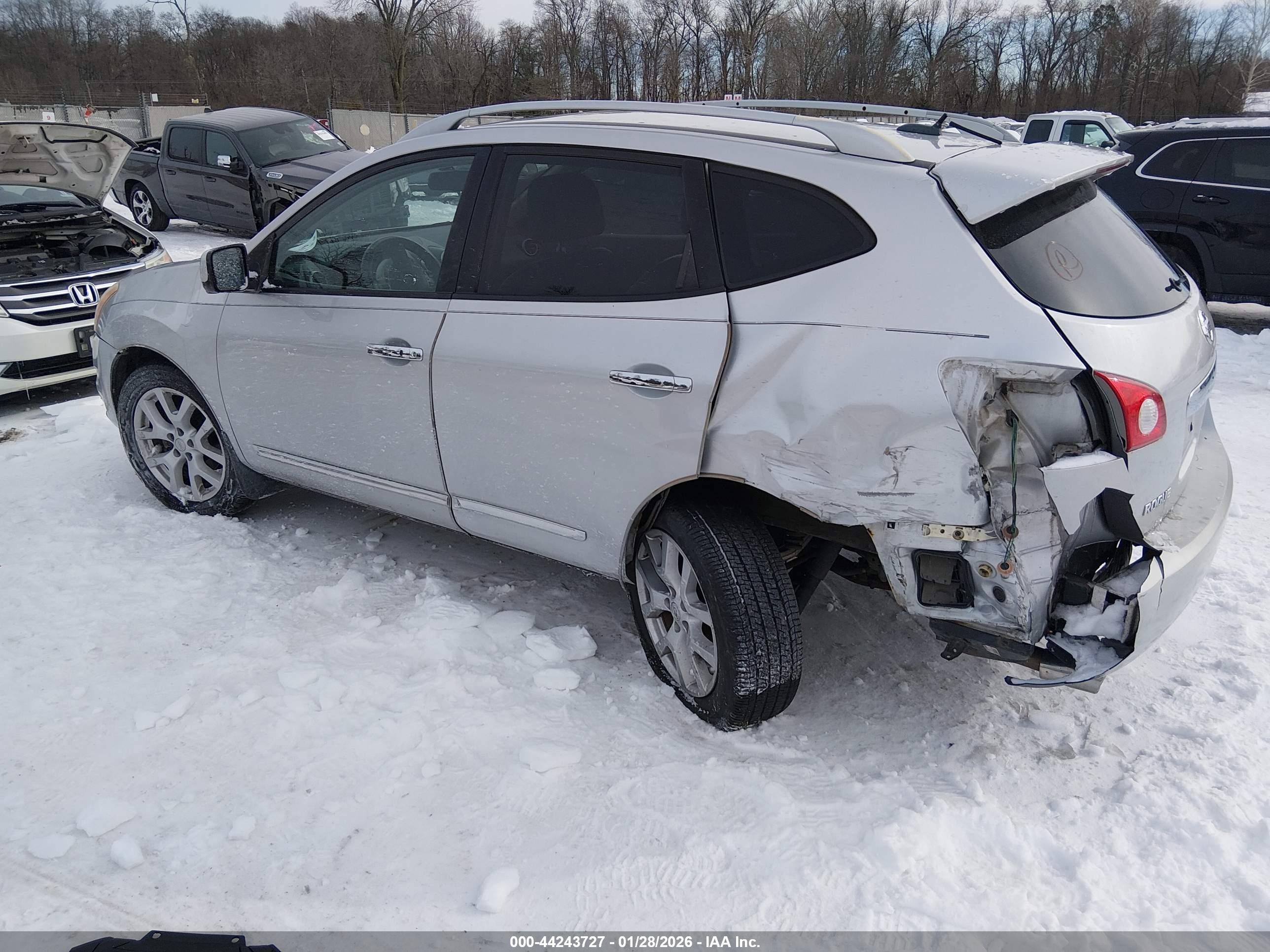 NISSAN ROGUE image 3
