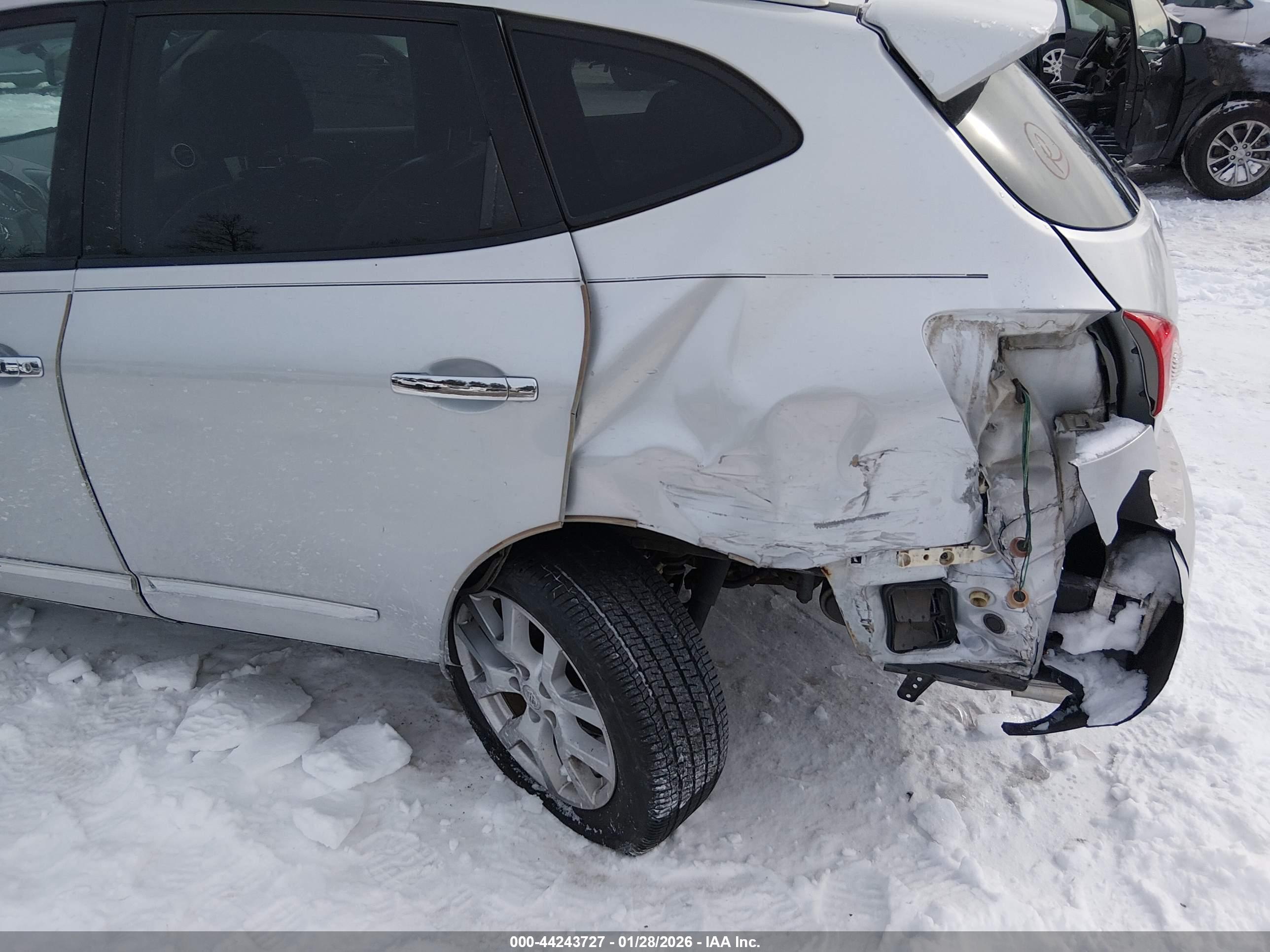 NISSAN ROGUE image 6