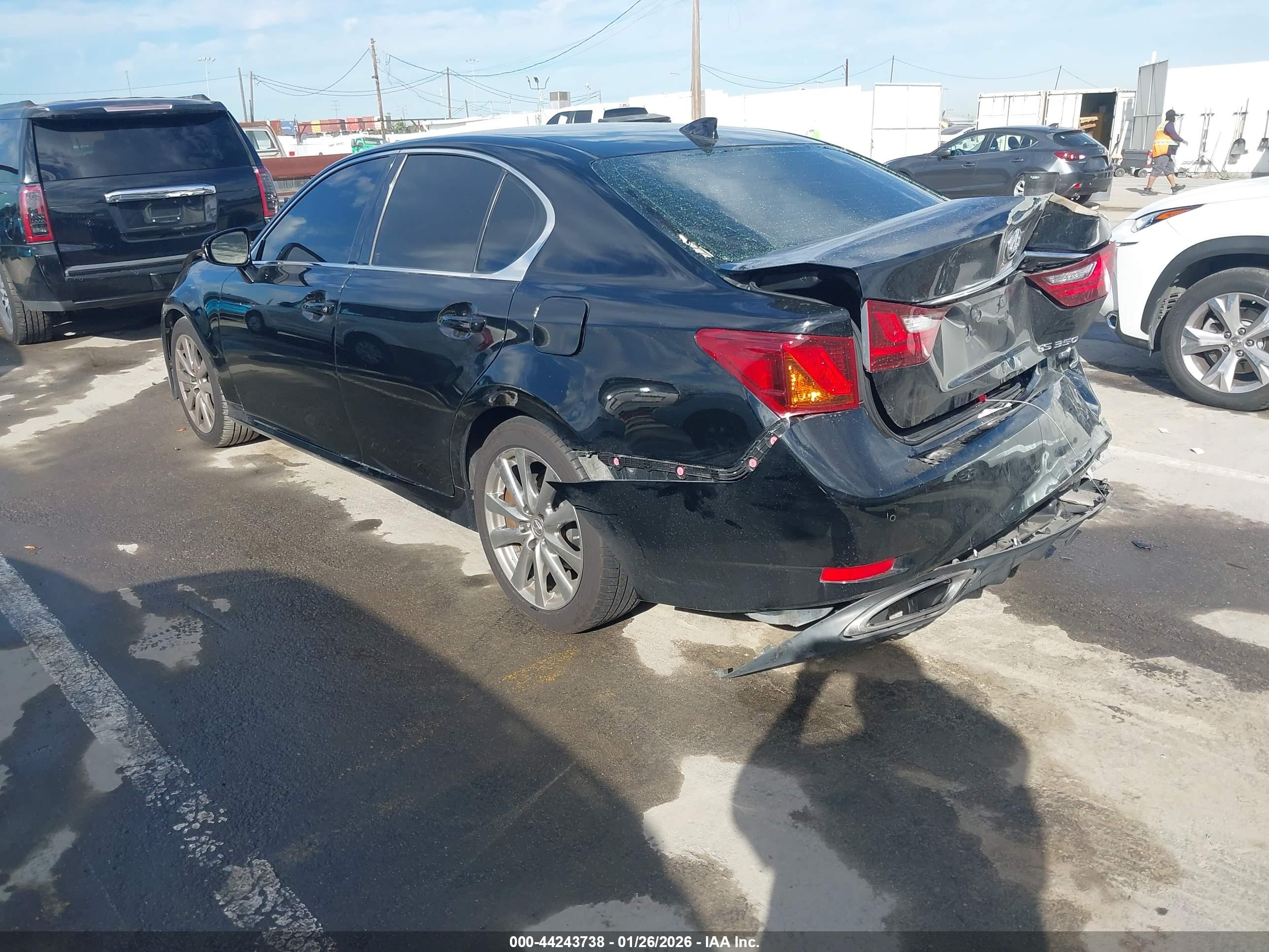 LEXUS GS image 3