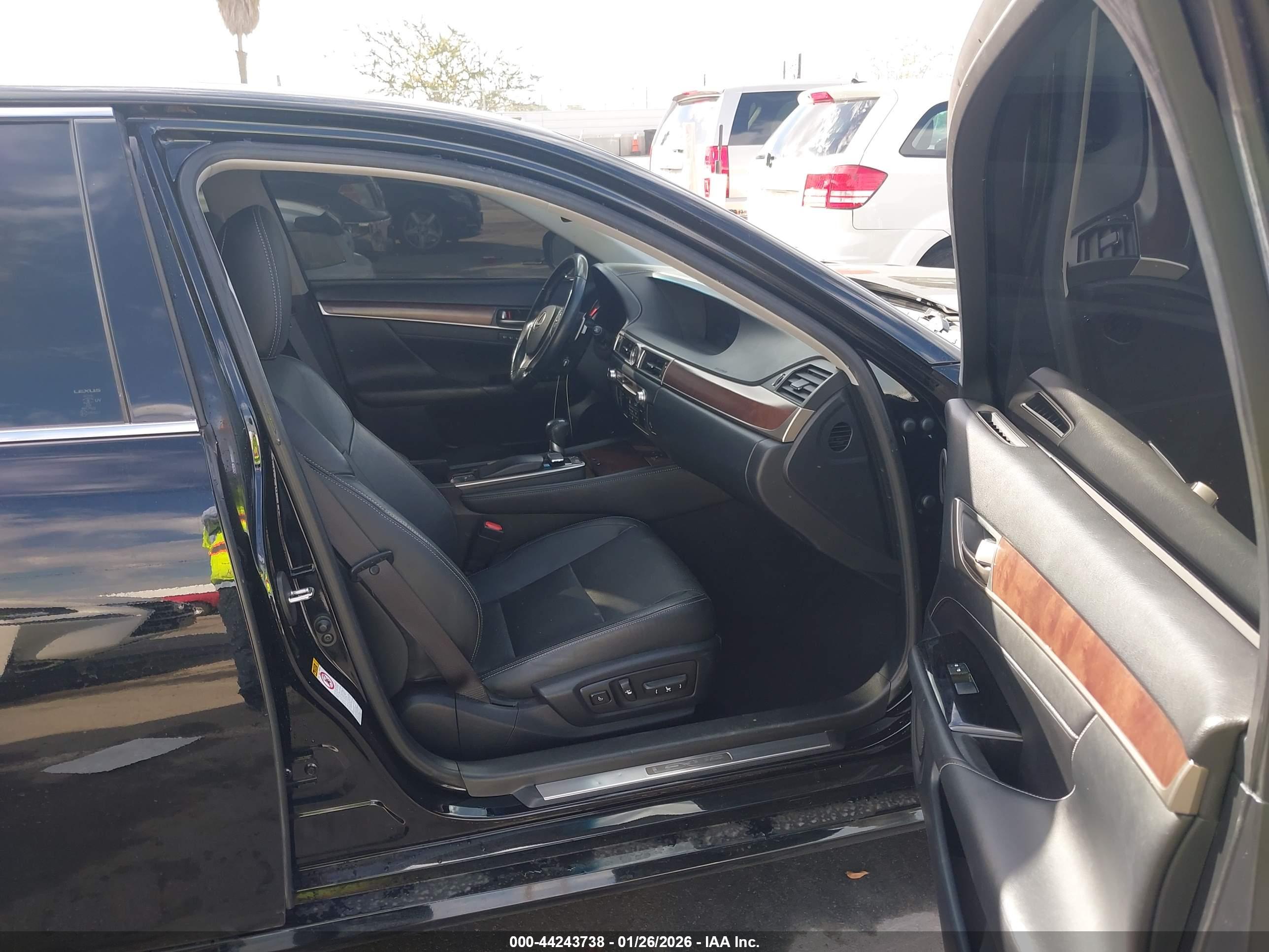 LEXUS GS image 5