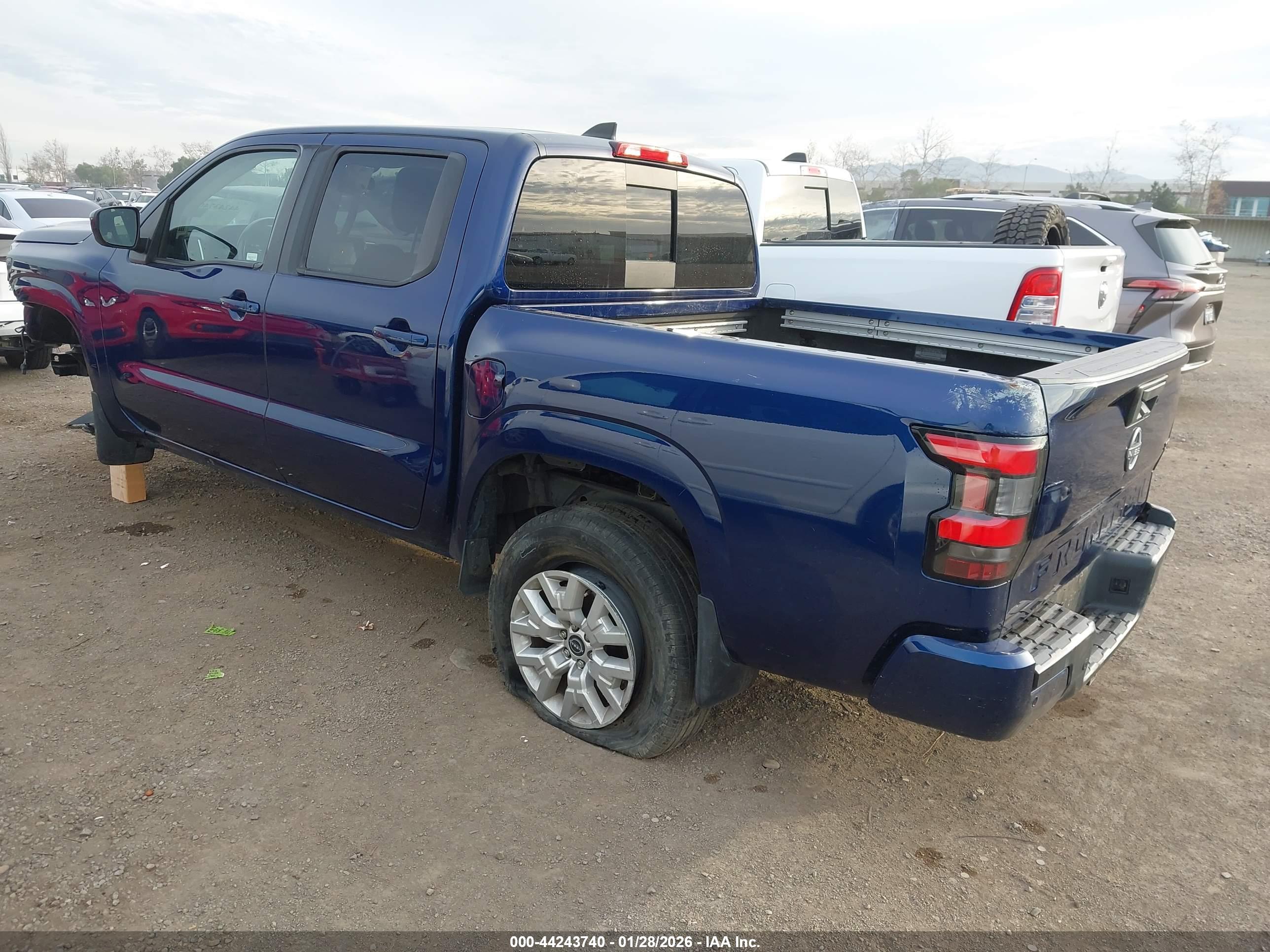 NISSAN FRONTIER image 3