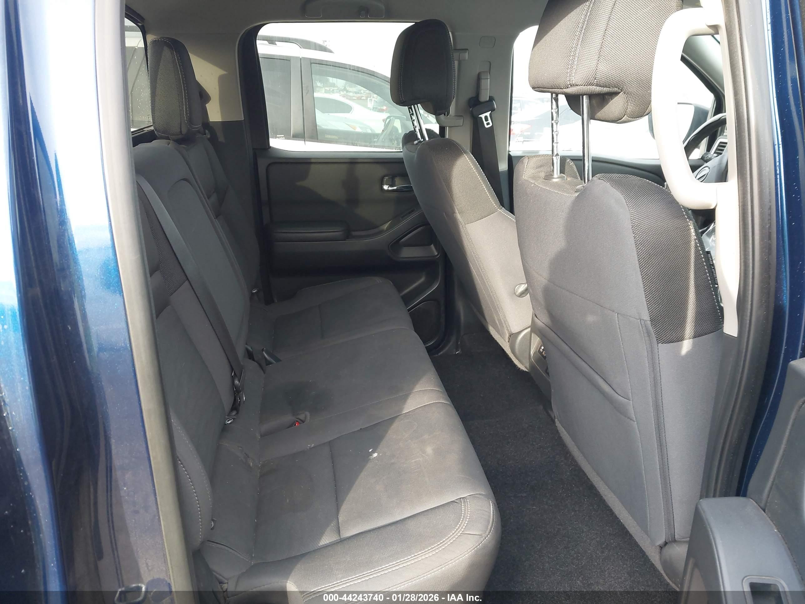 NISSAN FRONTIER image 8