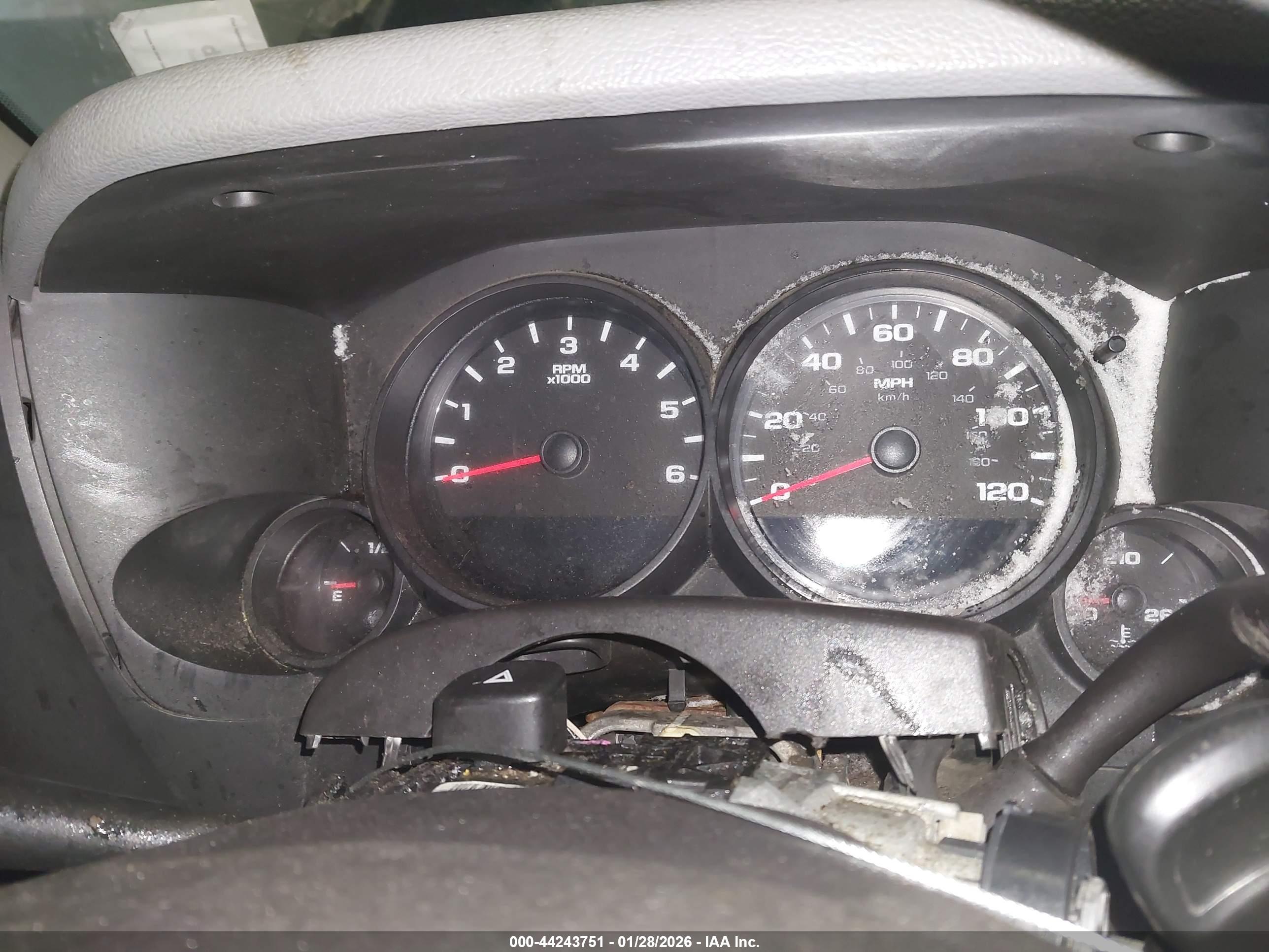 CHEVROLET SILVERADO image 7