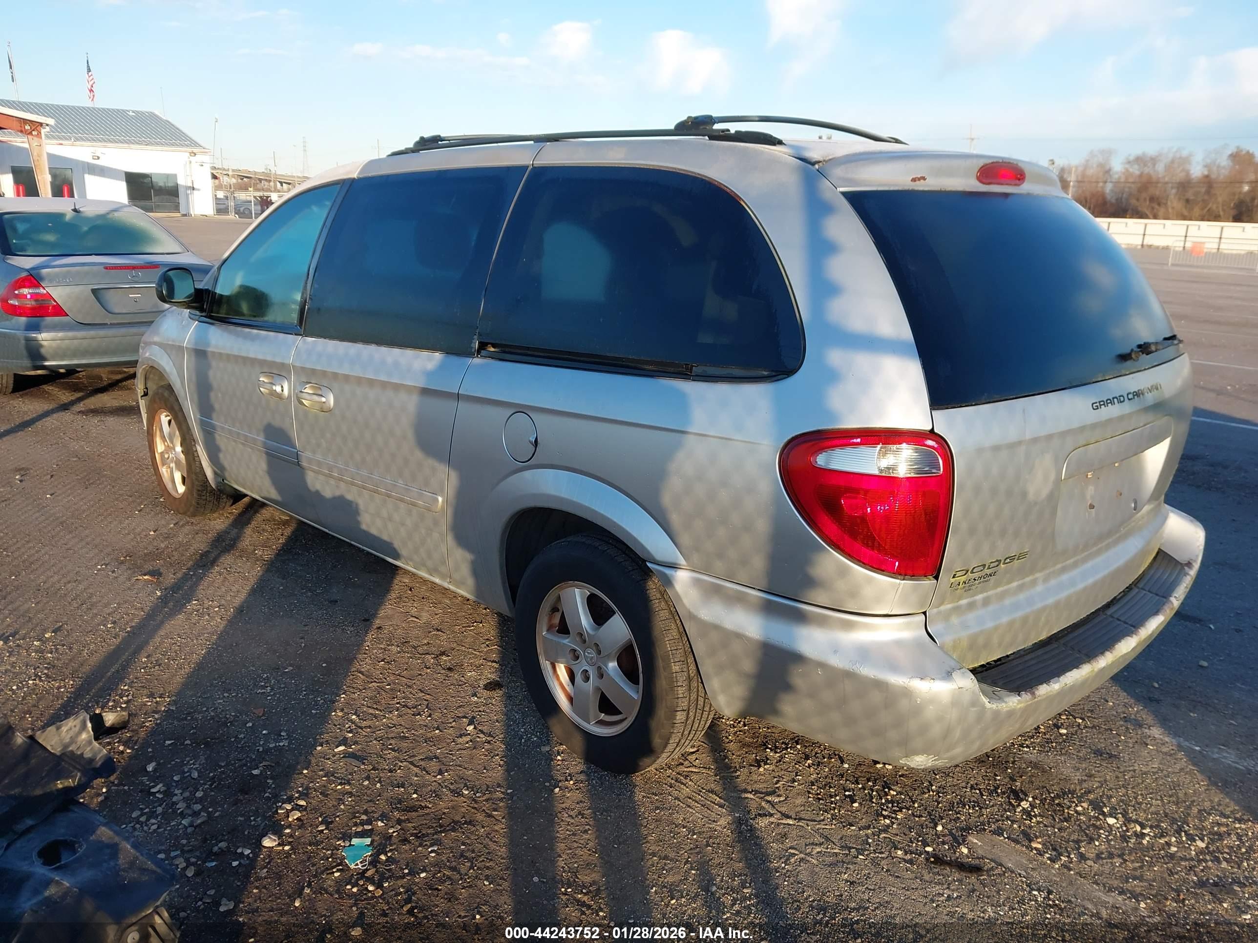 DODGE GRAND image 3