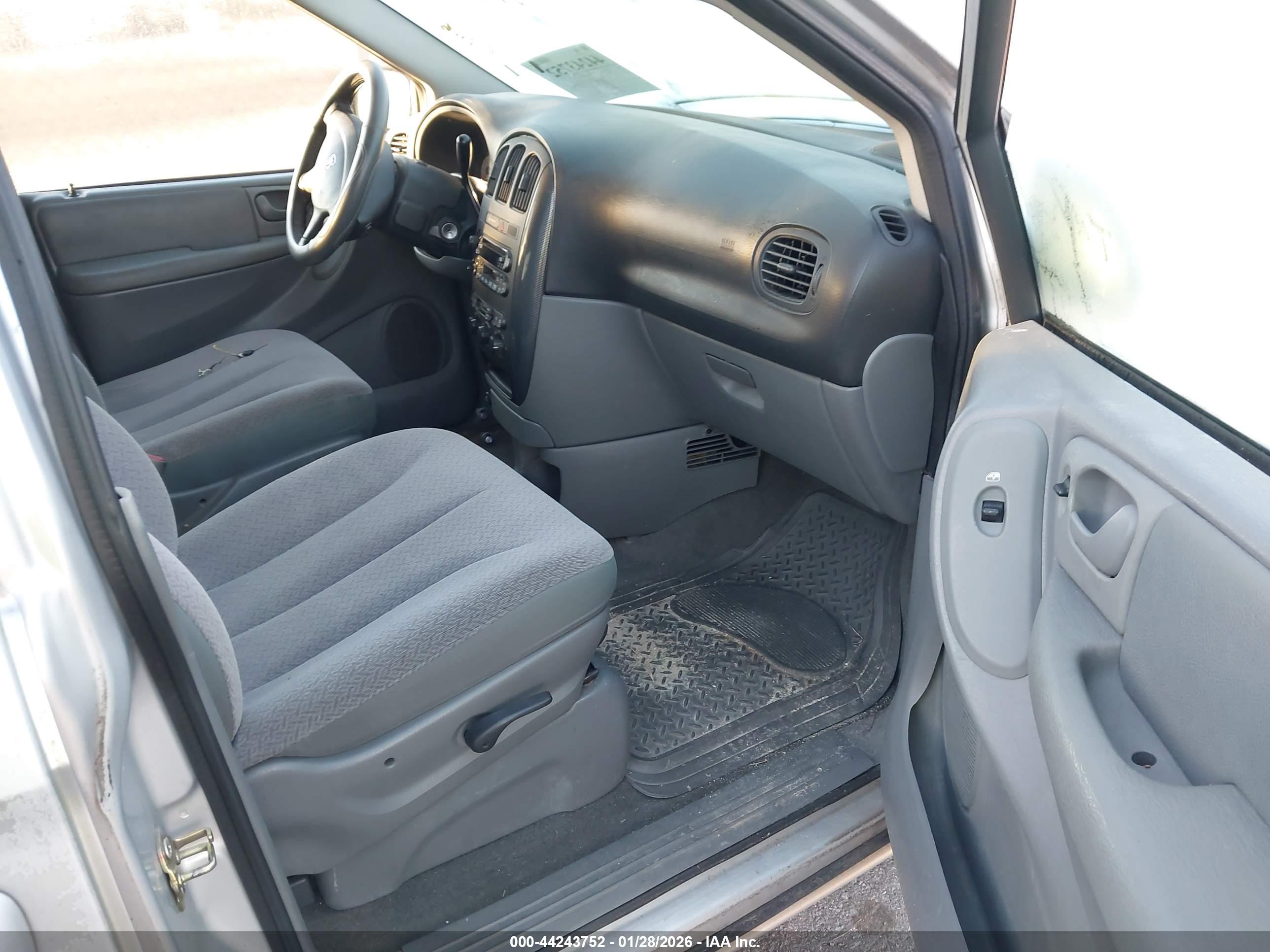 DODGE GRAND image 5