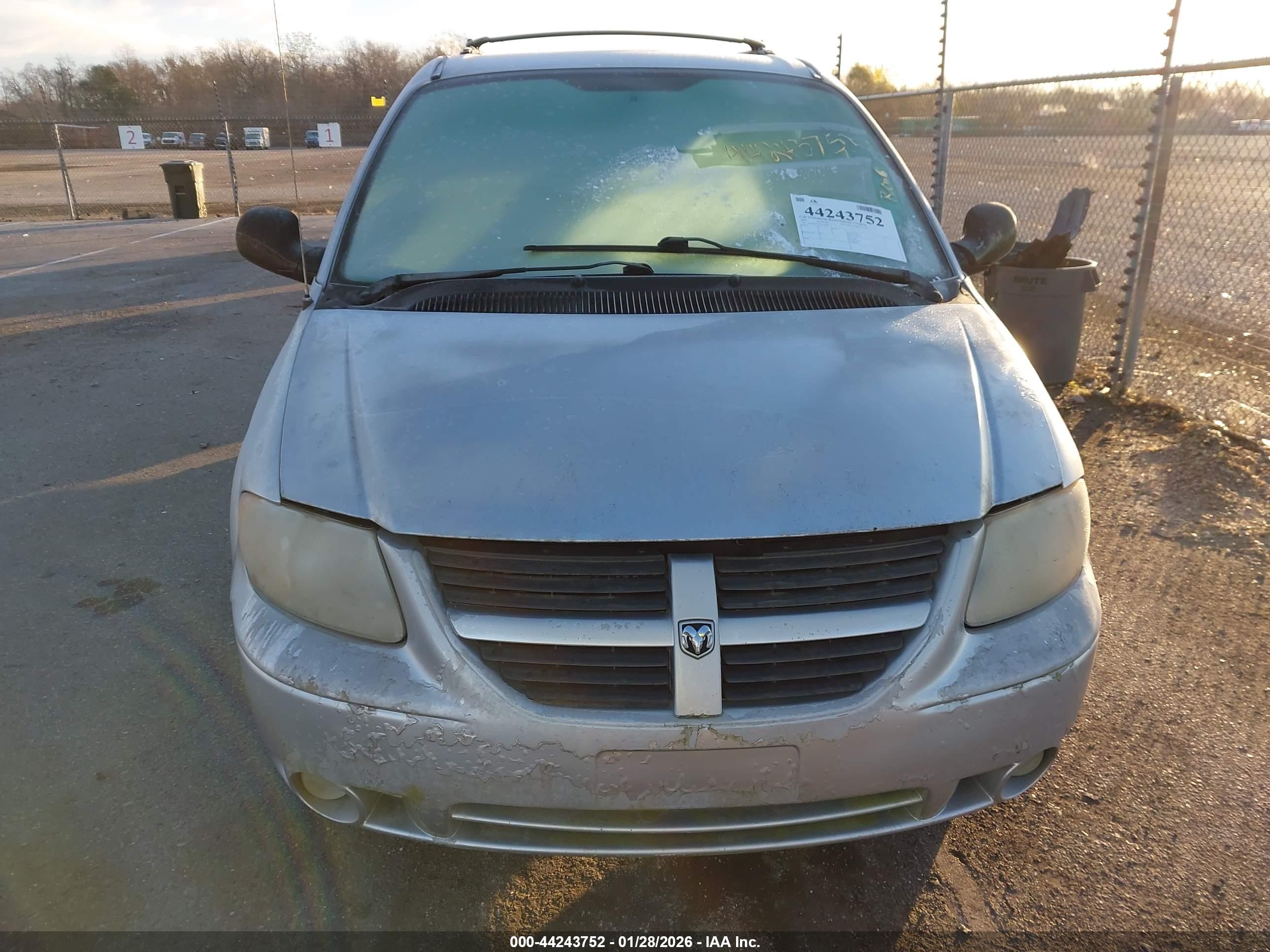 DODGE GRAND image 6